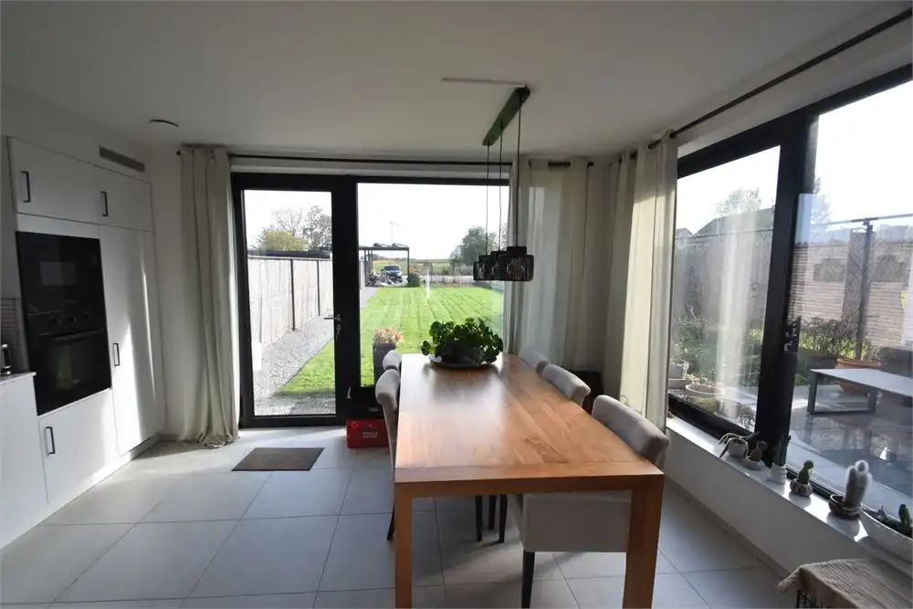 Moderne woning in rustig dorp foto 3