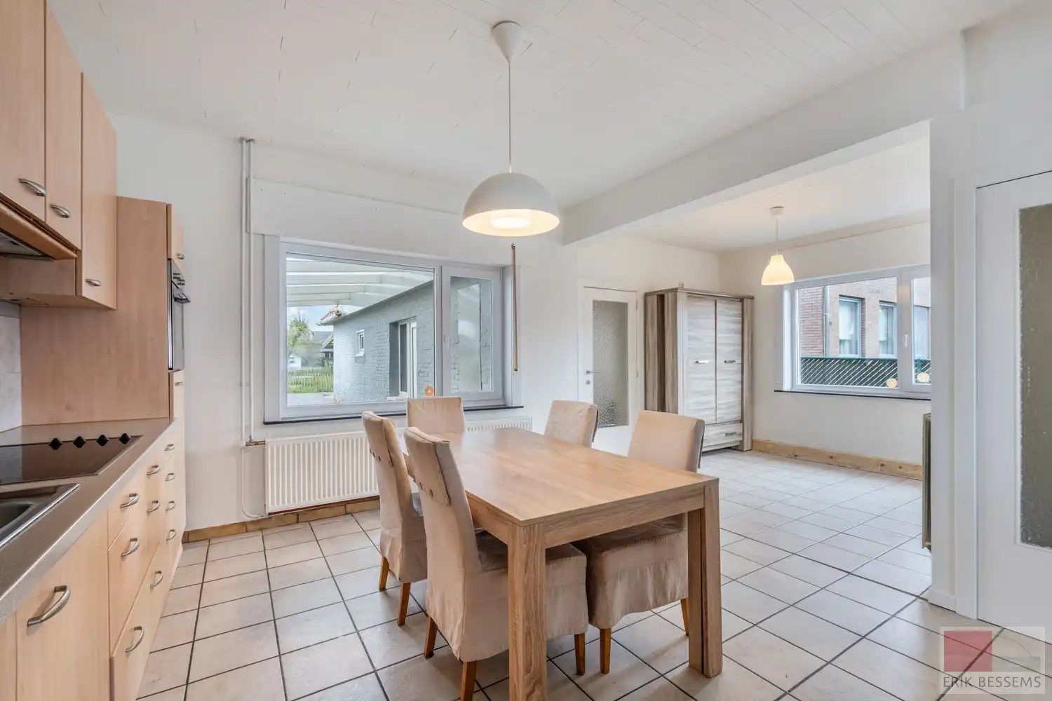 Charmante op te frissen woning met veel potentieel, met een woonoppervlakte van 169 m² foto 6