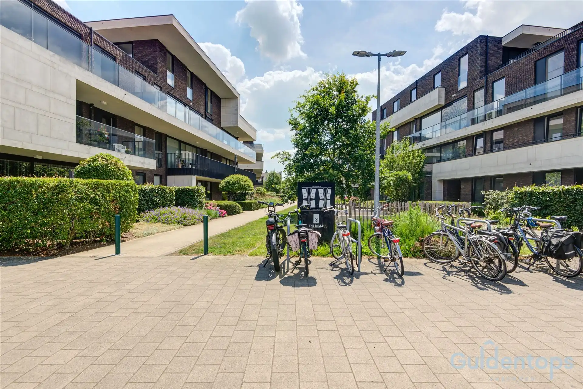 Uitstekend gelegen ruim 1 slaapkamerappartement  foto 24