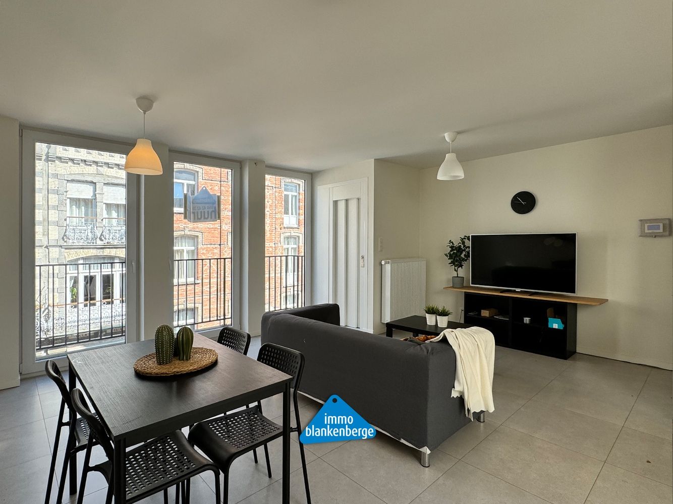 Zeer ruim triplex appartement met huislift, vlak bij de Zeedijk van Blankenberge foto 6