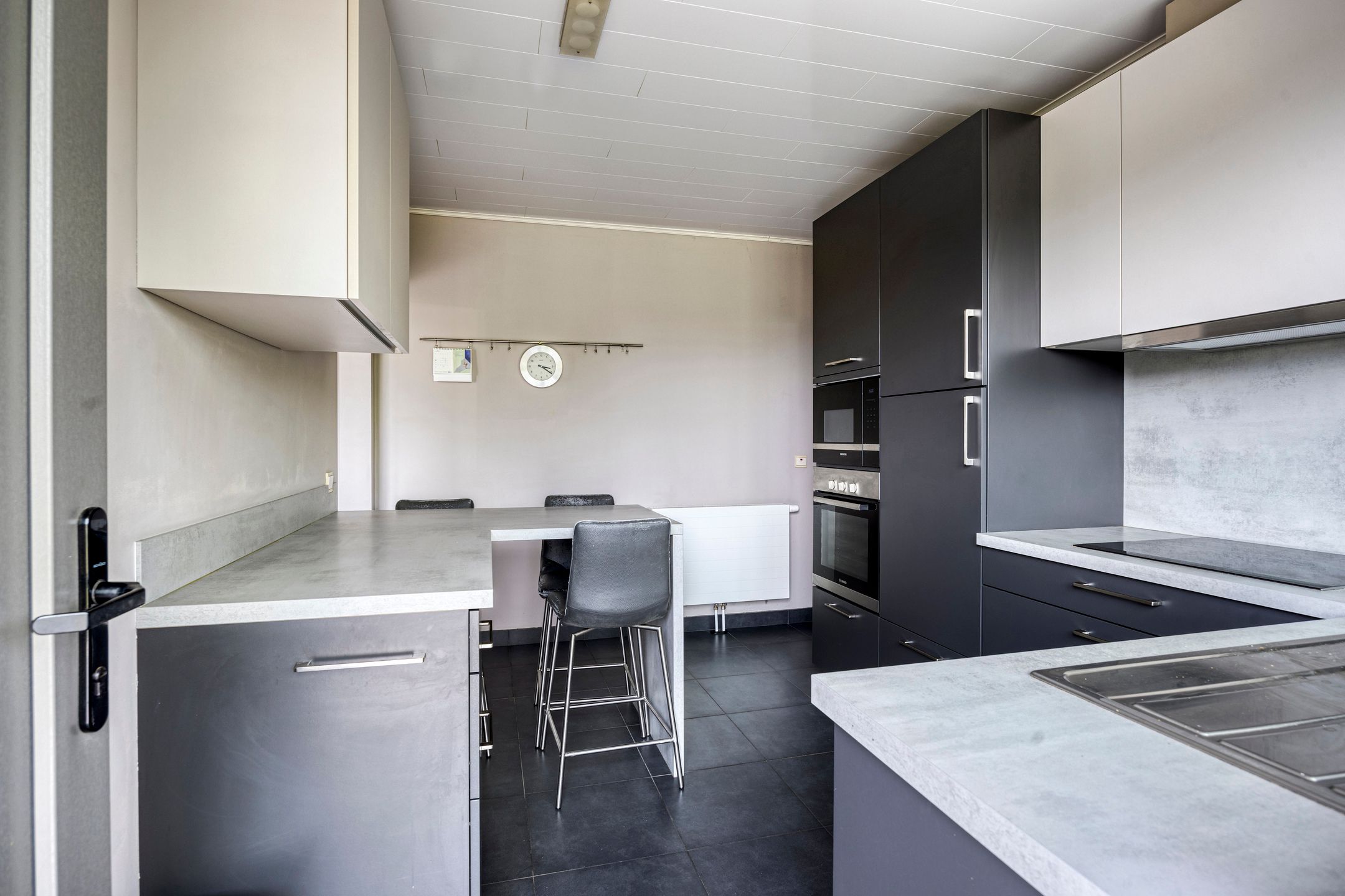Instapklare, gerenoveerde woning met 4 slaapkamers op 9 are foto 9