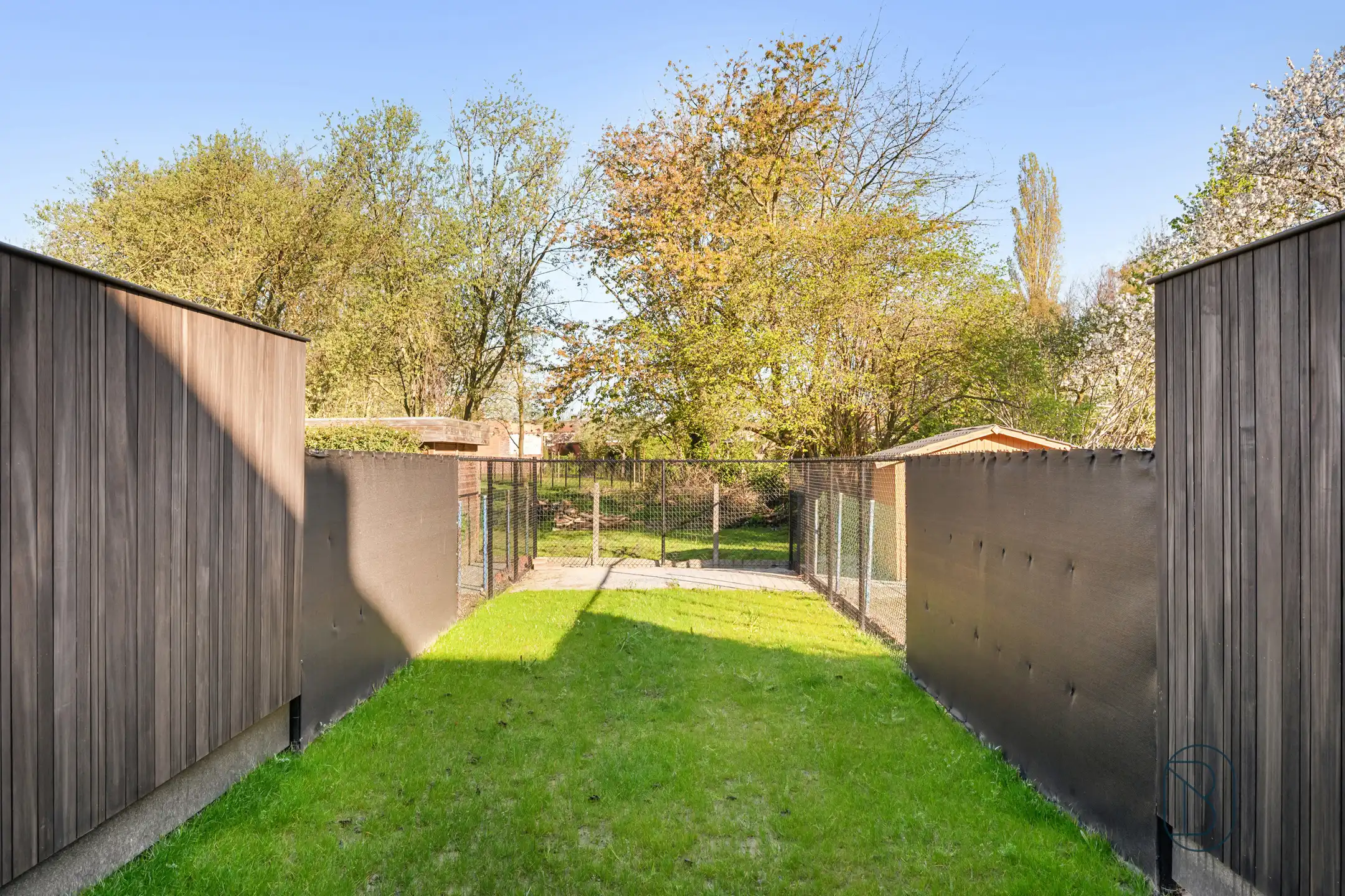 Kwalitatief gerenoveerde woning met tuin, en 3 slk.  foto 11