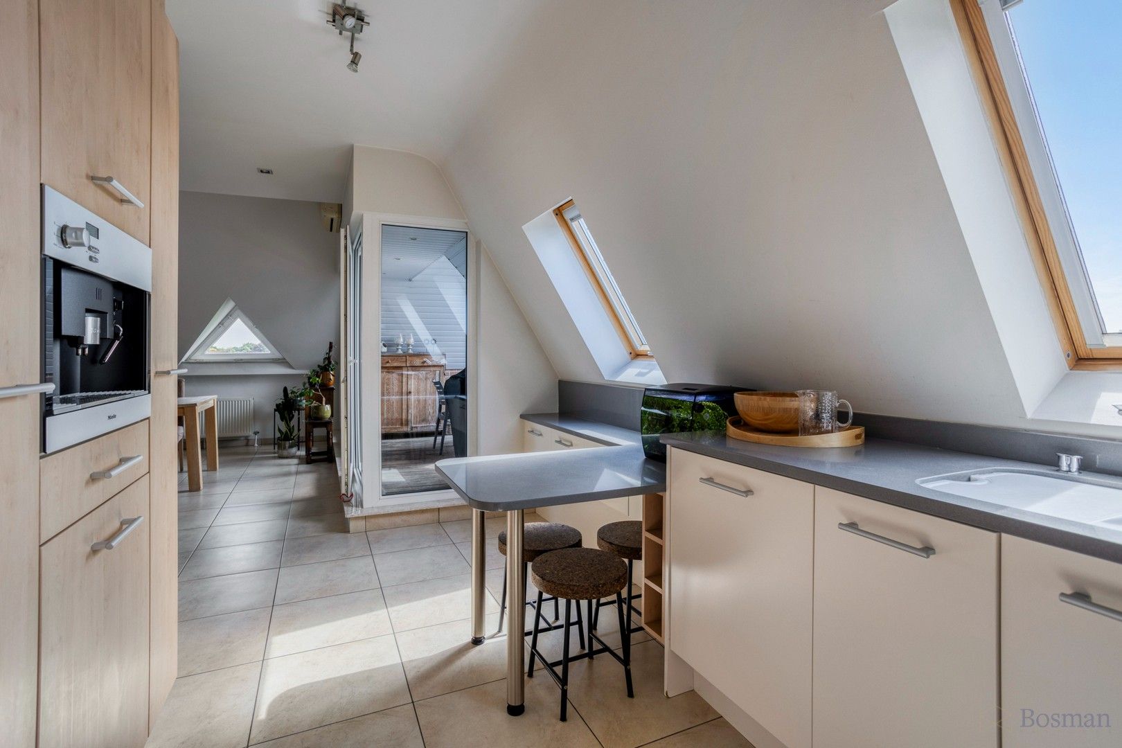 Zeer ruim appartement te koop in Geel foto 11