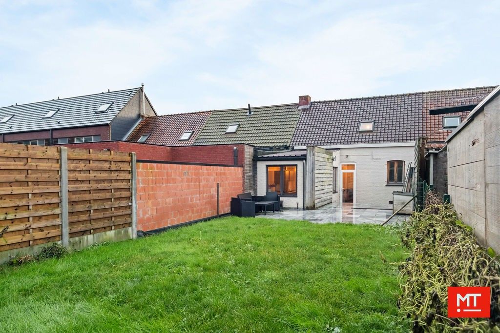 Woning met 2 slaapkamers, tuin en garage in het centrum van Zonnebeke foto 2