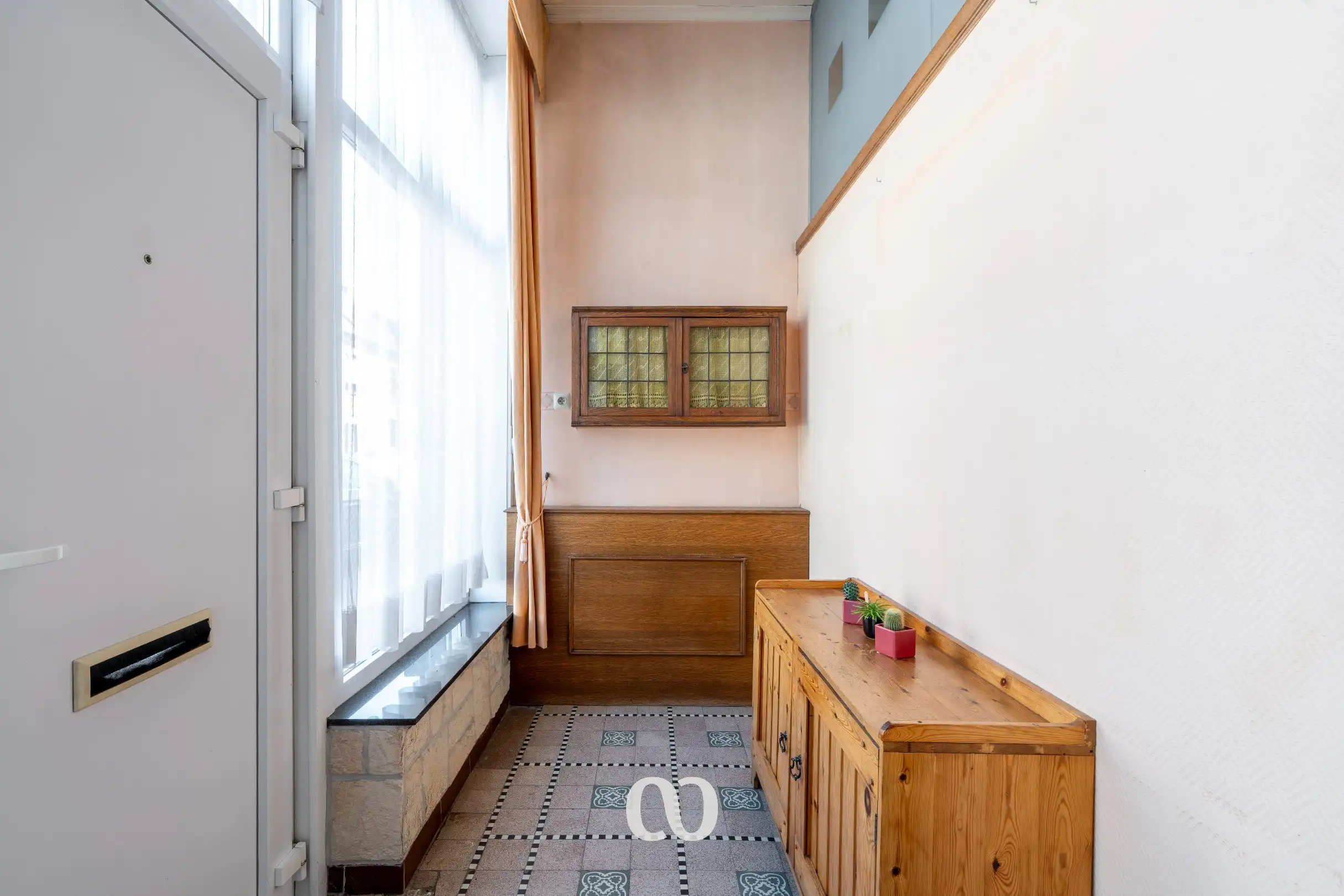 Woning met potentieel en uitstekende ligging foto 2