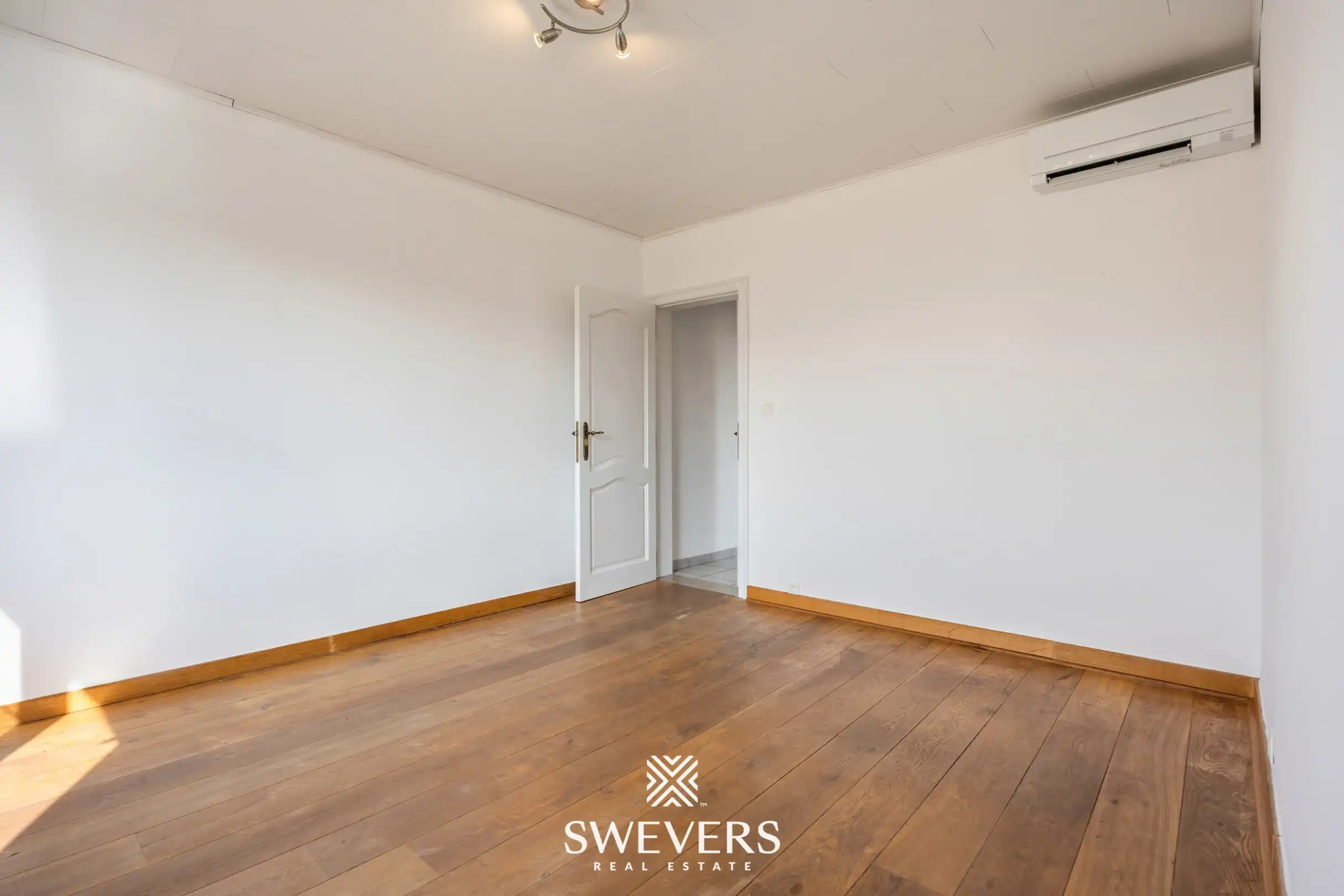 Instapklaar 2-slaapkamer appartement met balkon op rustige ligging foto 8