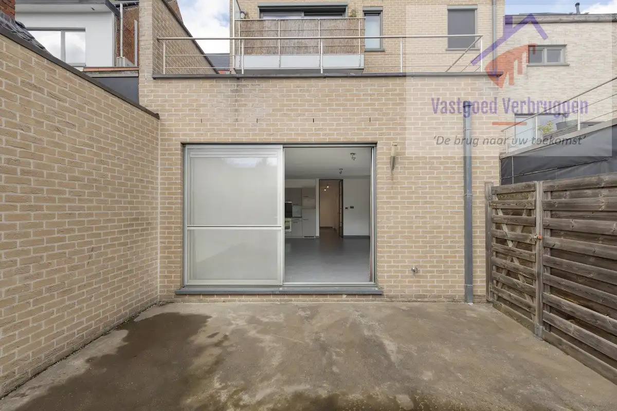 Modern recent gelijkvloers appartement met zuidgericht terras, zonnepanelen en garagebox in hartje Nieuwerkerken foto 10