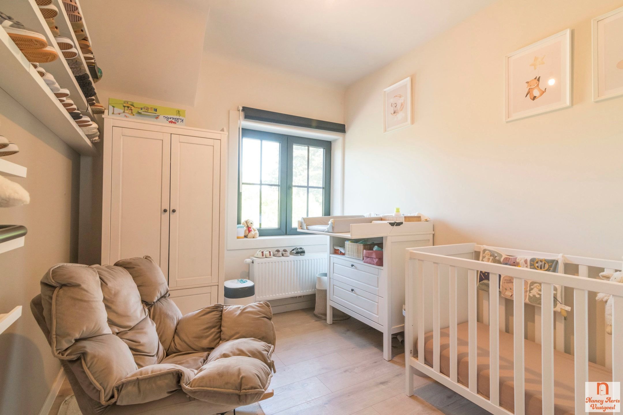 Volledig gerenoveerde woning met bijbouw en grote tuin foto 23