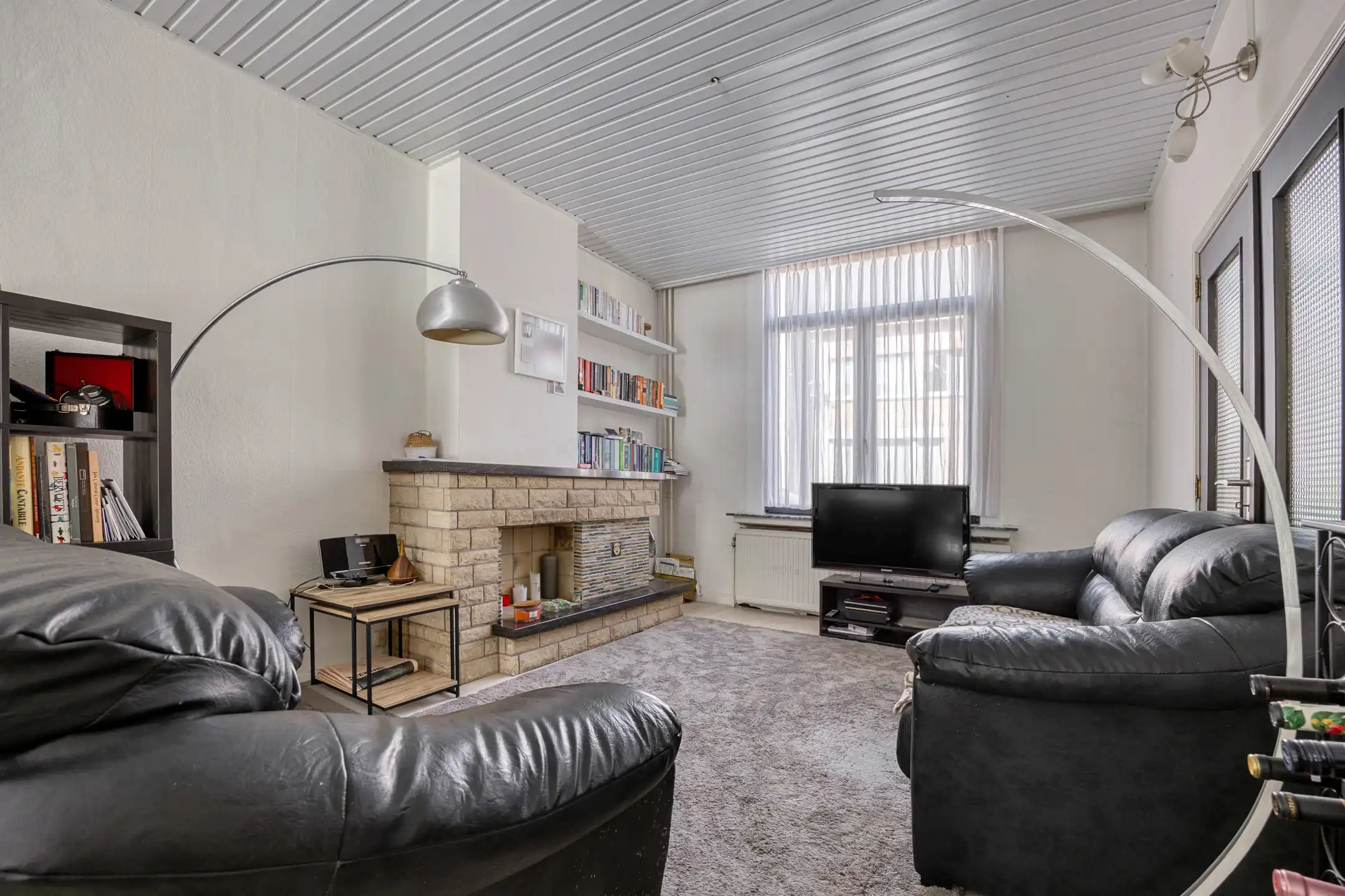 Karaktervolle woning met diepe tuin in Wommelgem foto 8