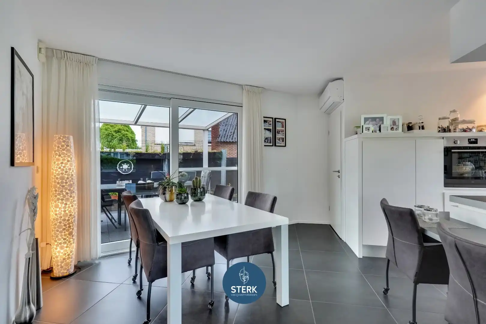 GELIJKVLOERSE WONING MET EPC LABEL A OP EEN RUSTIGE LOCATIE NABIJ MAASTRICHT !  foto 11