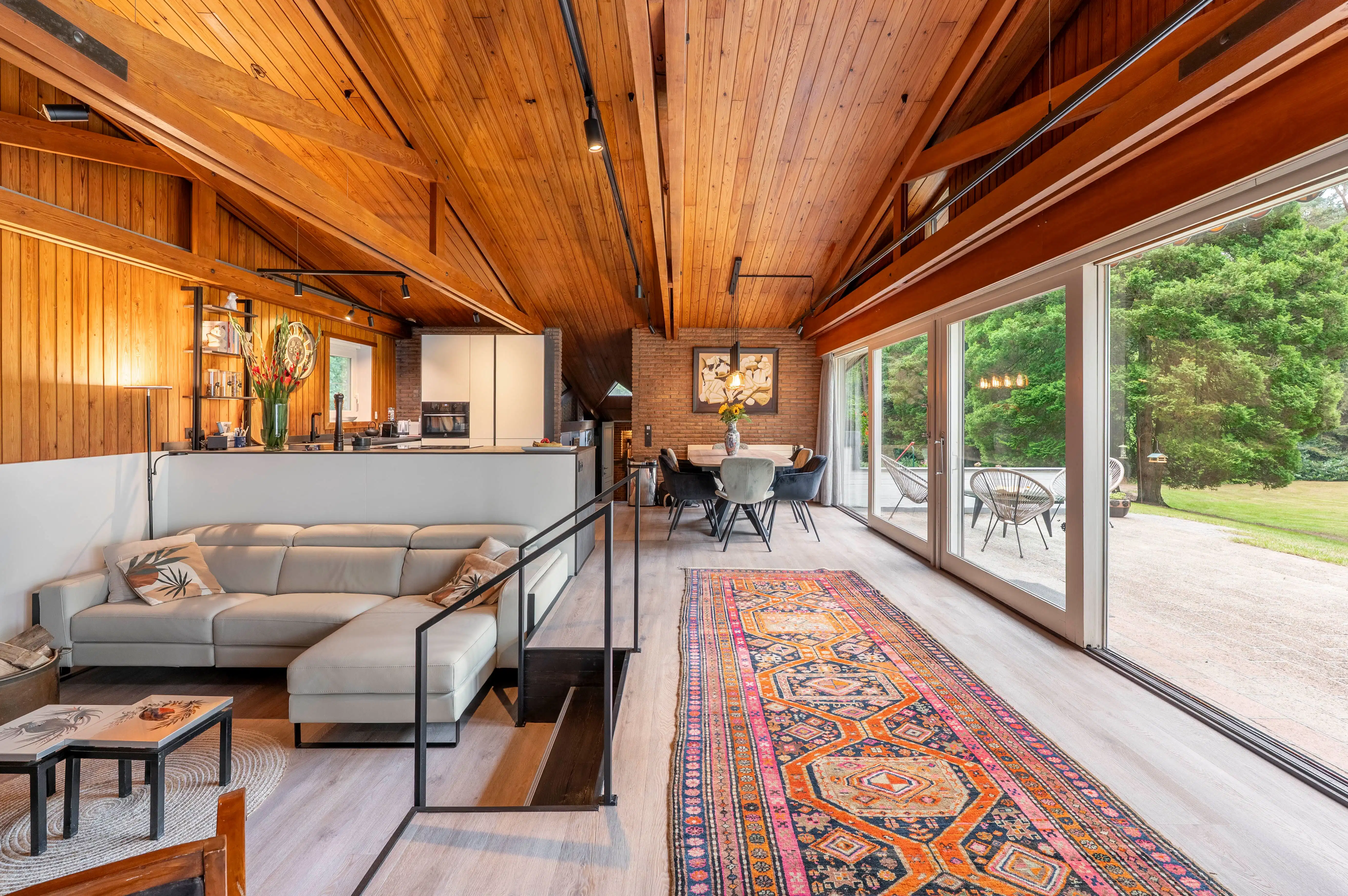 Architecturale sixtieswoning in volledige privacy en uniek natuurlandschap! foto 11
