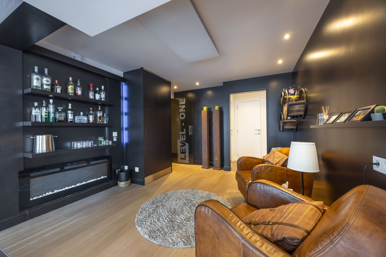 Fenomenaal gerenoveerd hoekappartement met 2 slpk pal aan het strand foto 3