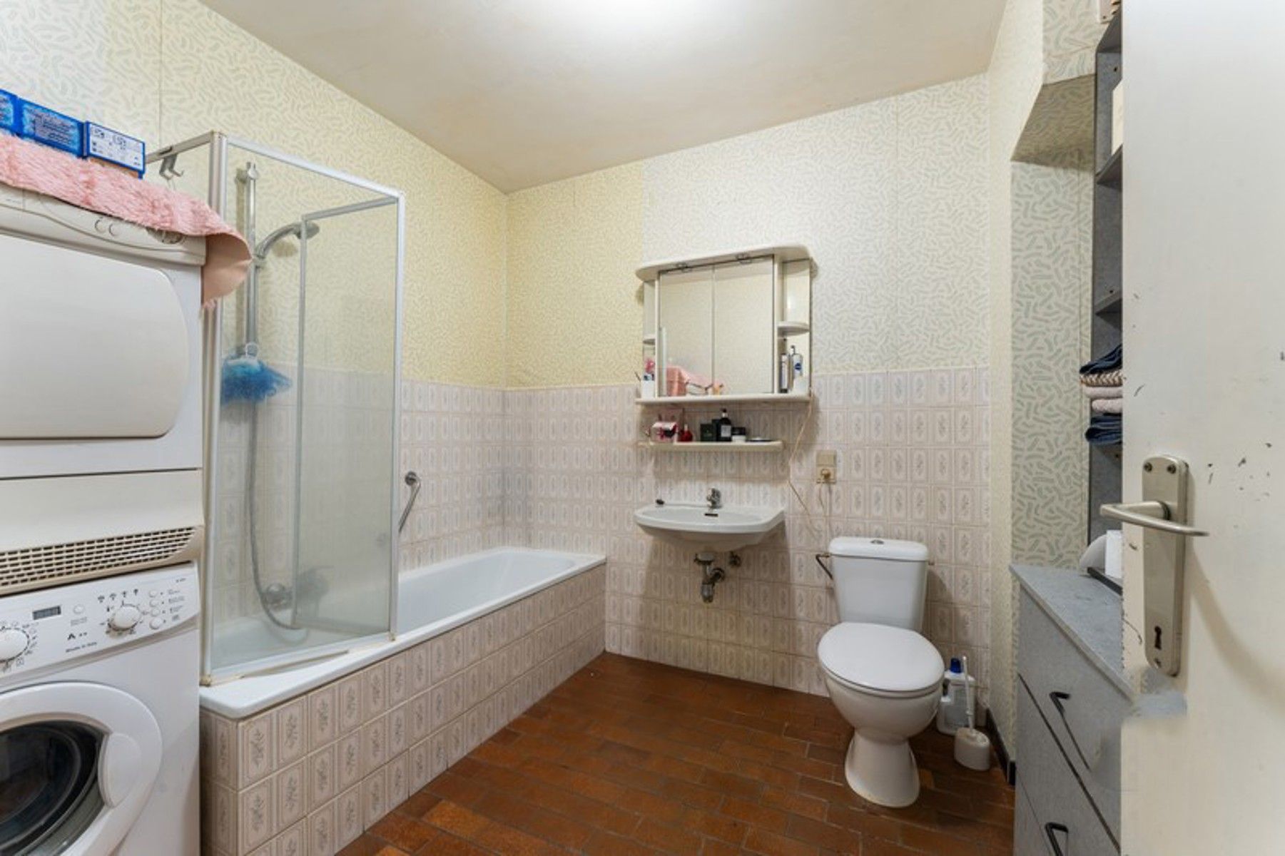 1-slaapkamer appartement met parkeerplaats in Roeselare foto 10