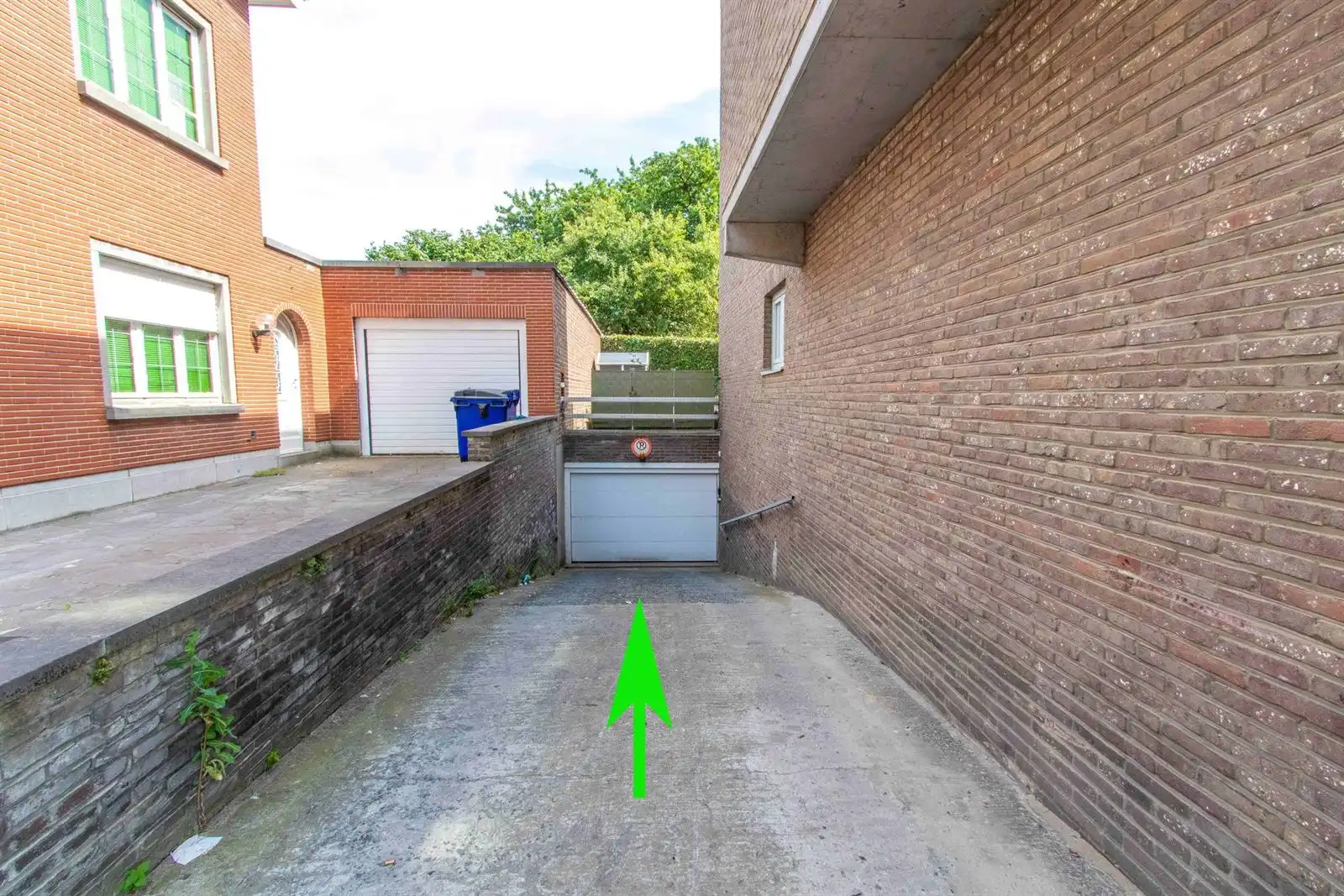Ondergrondse autostaanplaats in een afgesloten garagcomplex foto 3