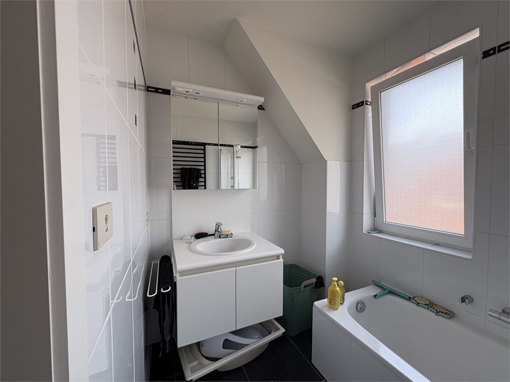 Lichtrijk appartement met twee slaapkamers in het centrum van Torhout foto 10