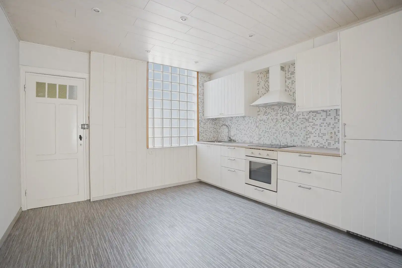 Goed gelegen gebouw op 117m² te De Panne bestaande uit een handelsruimte en woonst.  foto 11