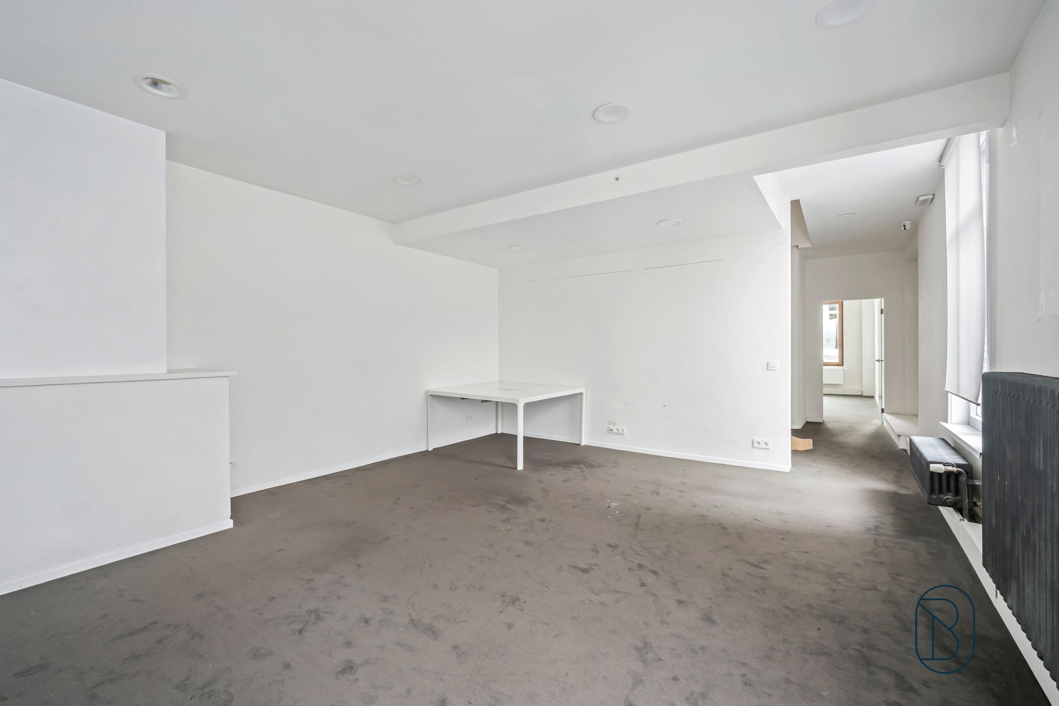 Handelspand met kantoren op topligging in centrum Kortrijk foto 17