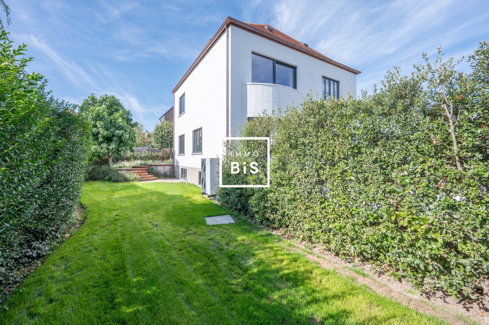 Stijlvol gerenoveerde villa op toplocatie in Duinbergen foto 31