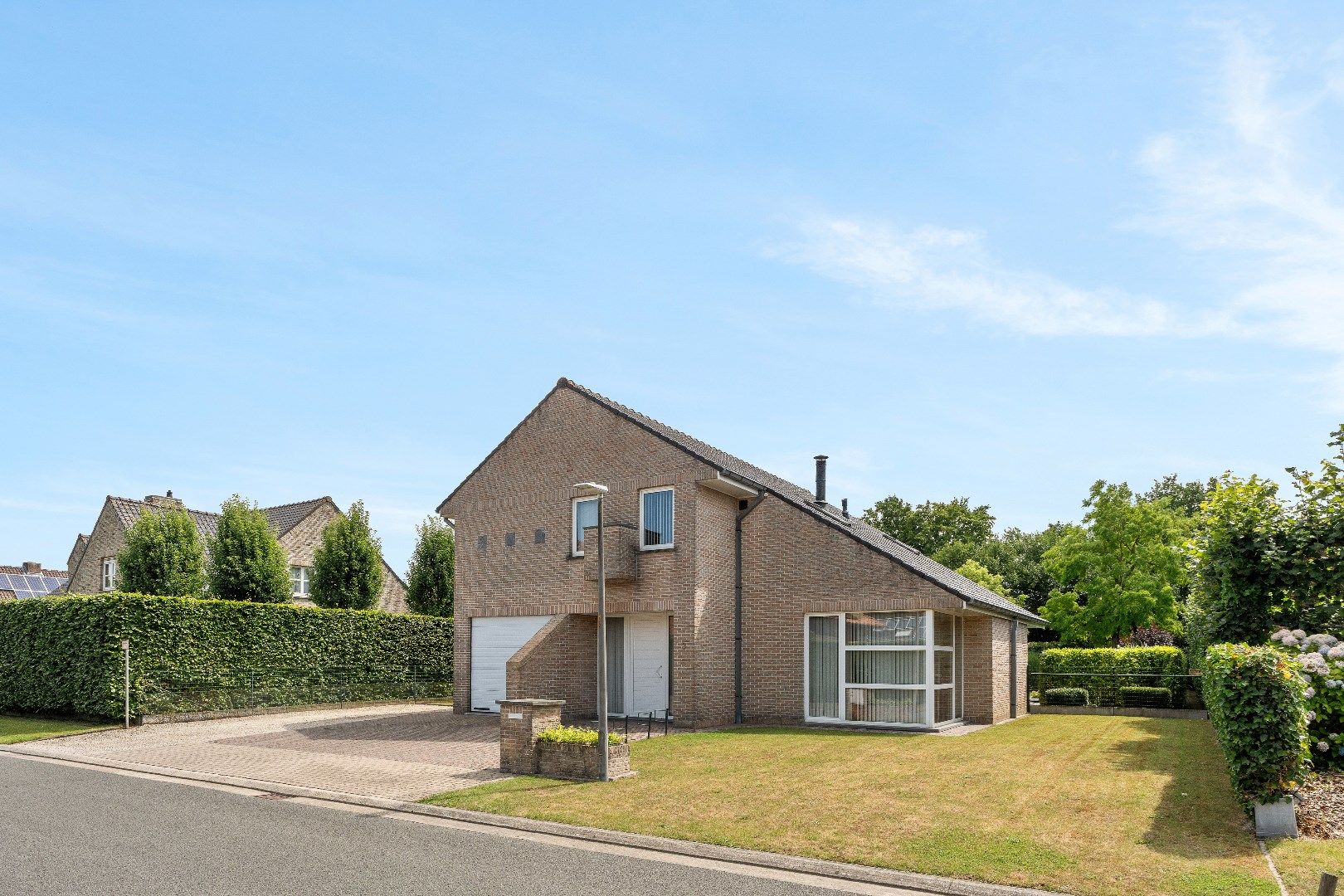 Unieke, uitstekend onderhouden villa in het hart van Ieper – rust, ruimte en comfort foto 6