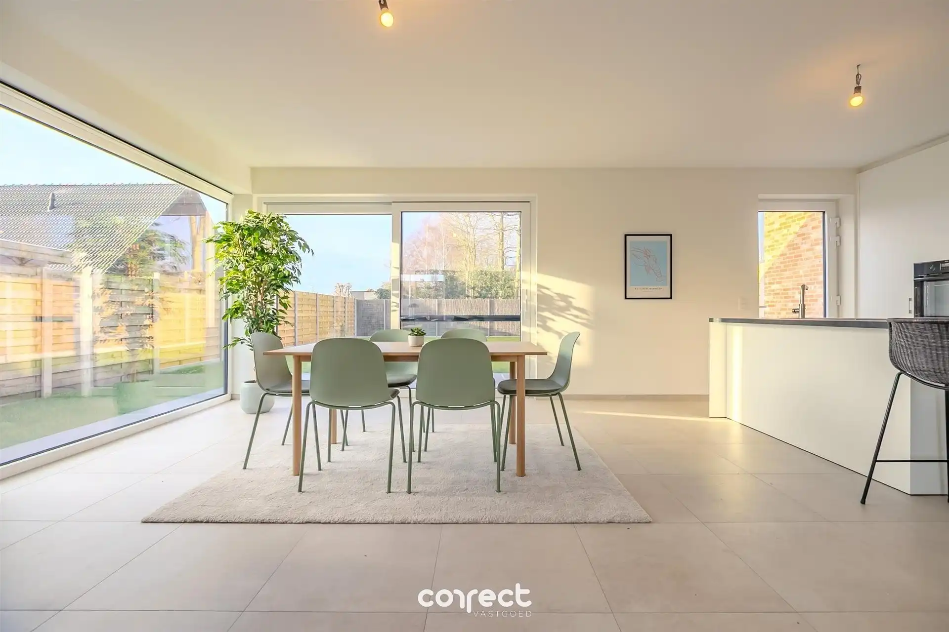 Instapklare nieuwbouwwoning met 3 slpkrs en tuin. foto 3