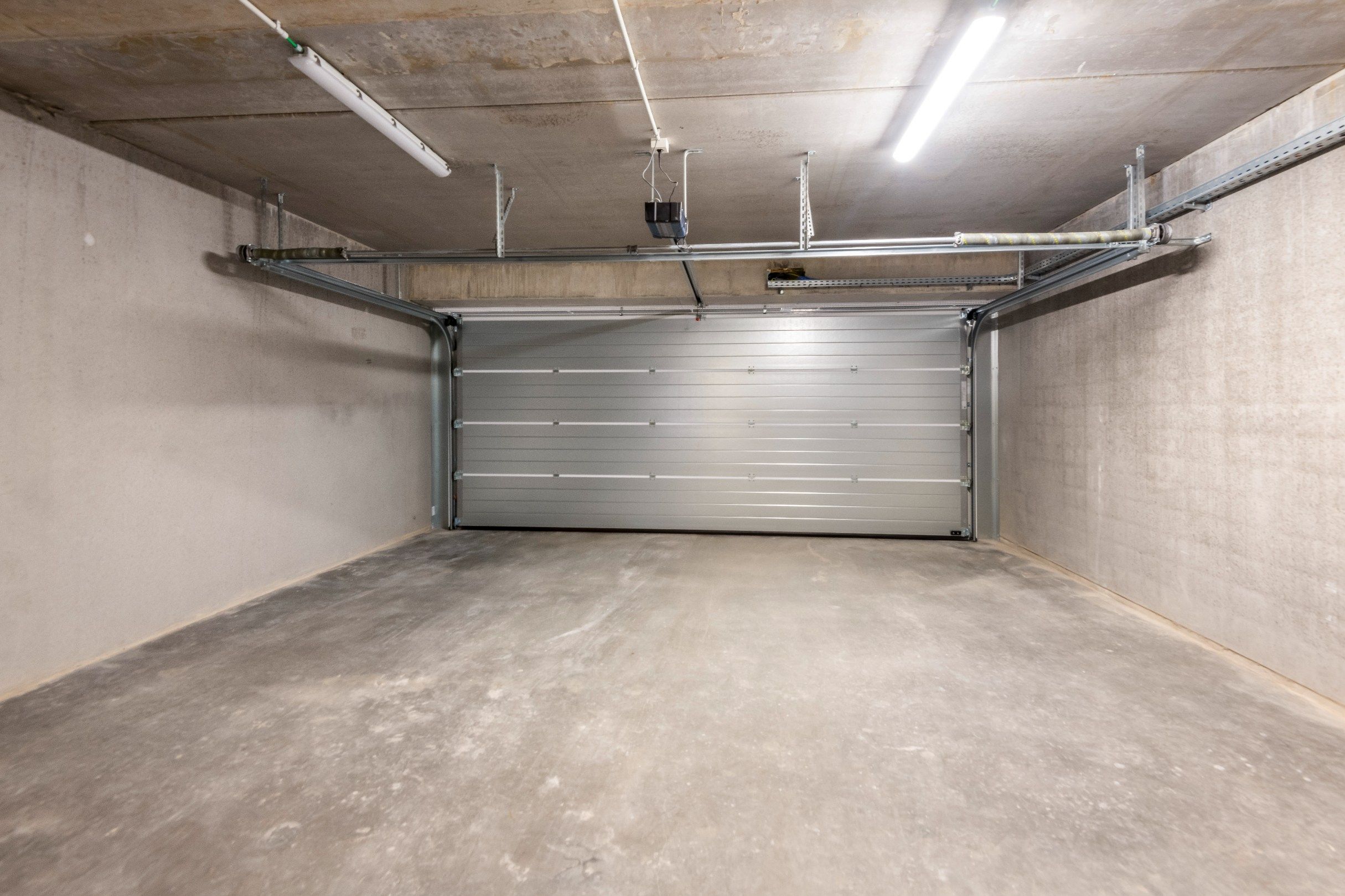 Moderne nieuwbouwwoning met ruime terrassen en ondergrondse dubbele garagebox foto 18