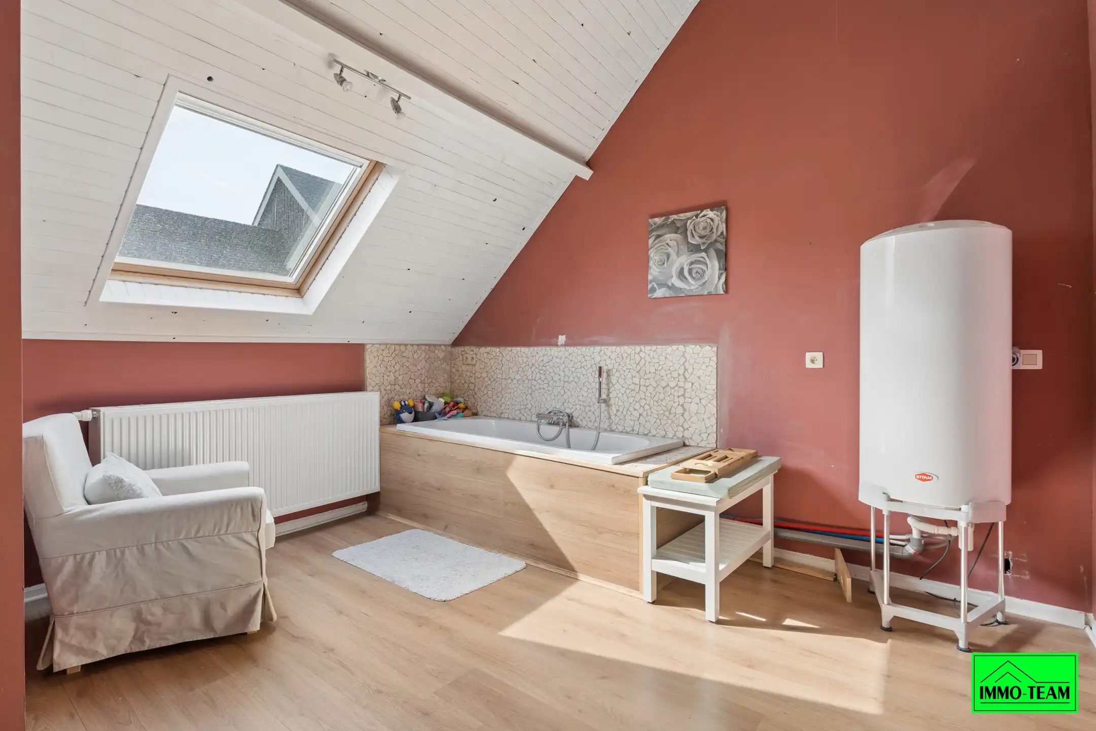 Instapklare gerenoveerde woning nabij het stadscentrum. foto 19