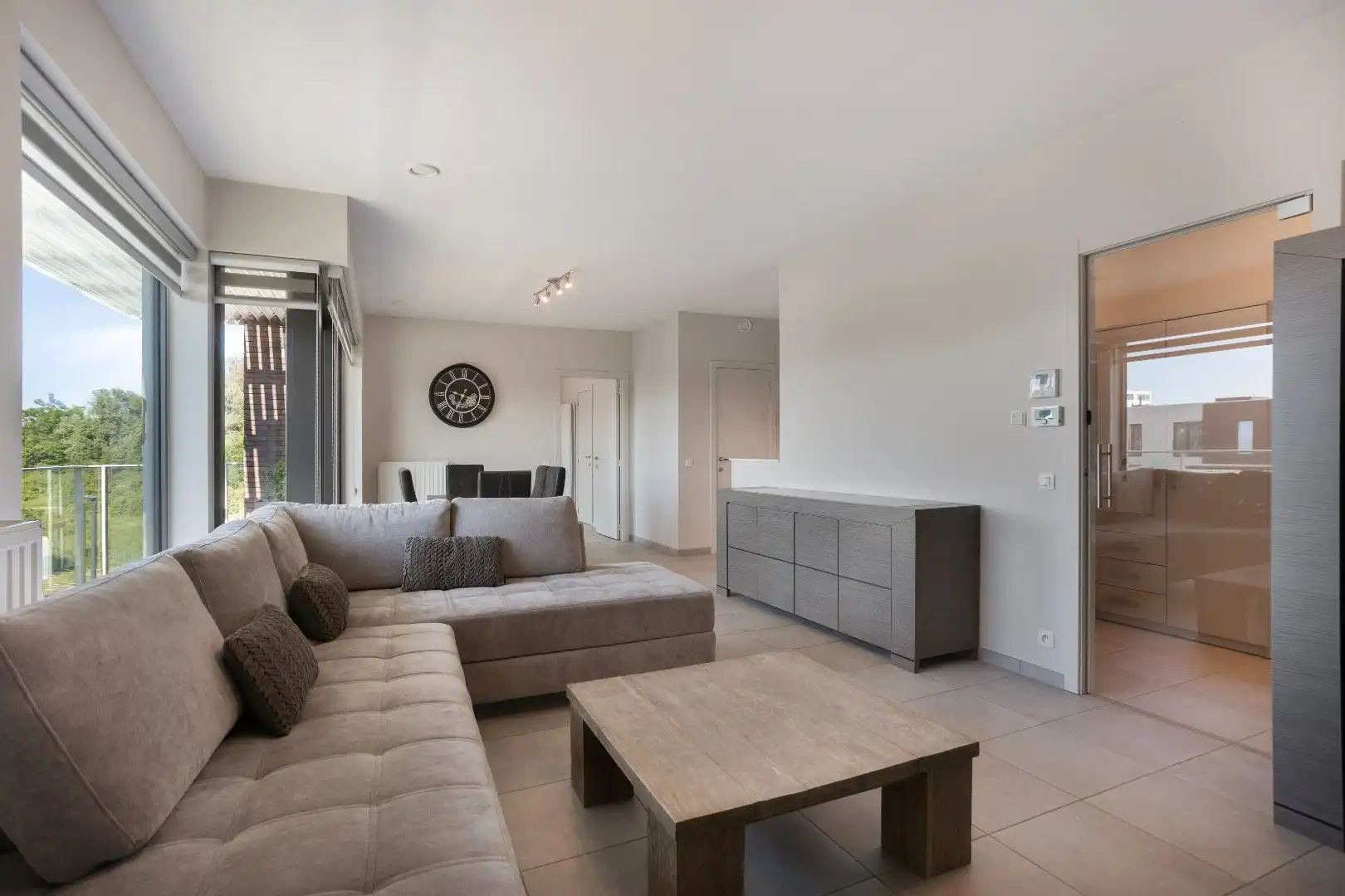 Recent app (76m²!) met 1 slpk, ruim terras en kelder foto 7