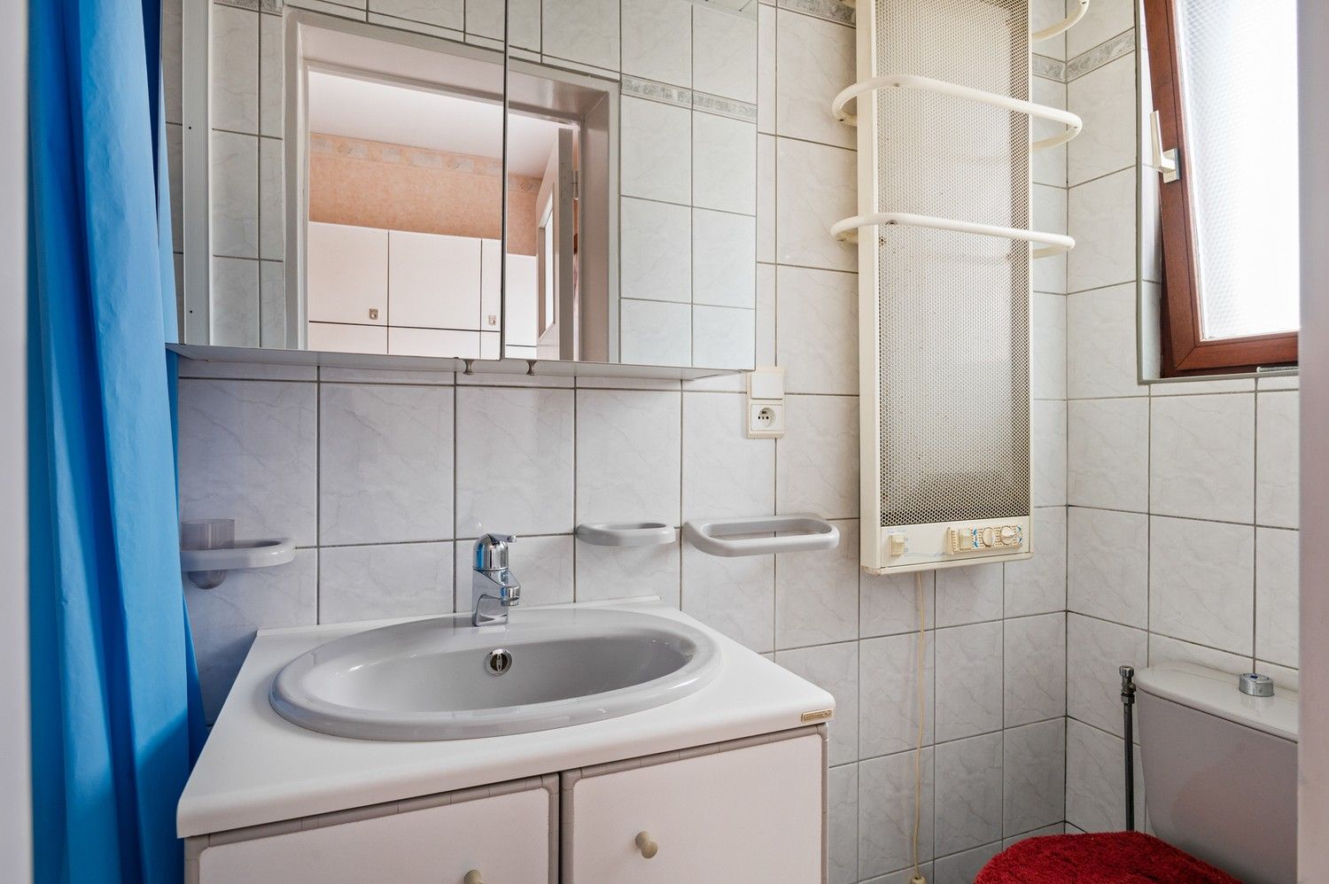 Confortawoning met 2 slaapkamers, garage en tuin in Deurne! foto 11