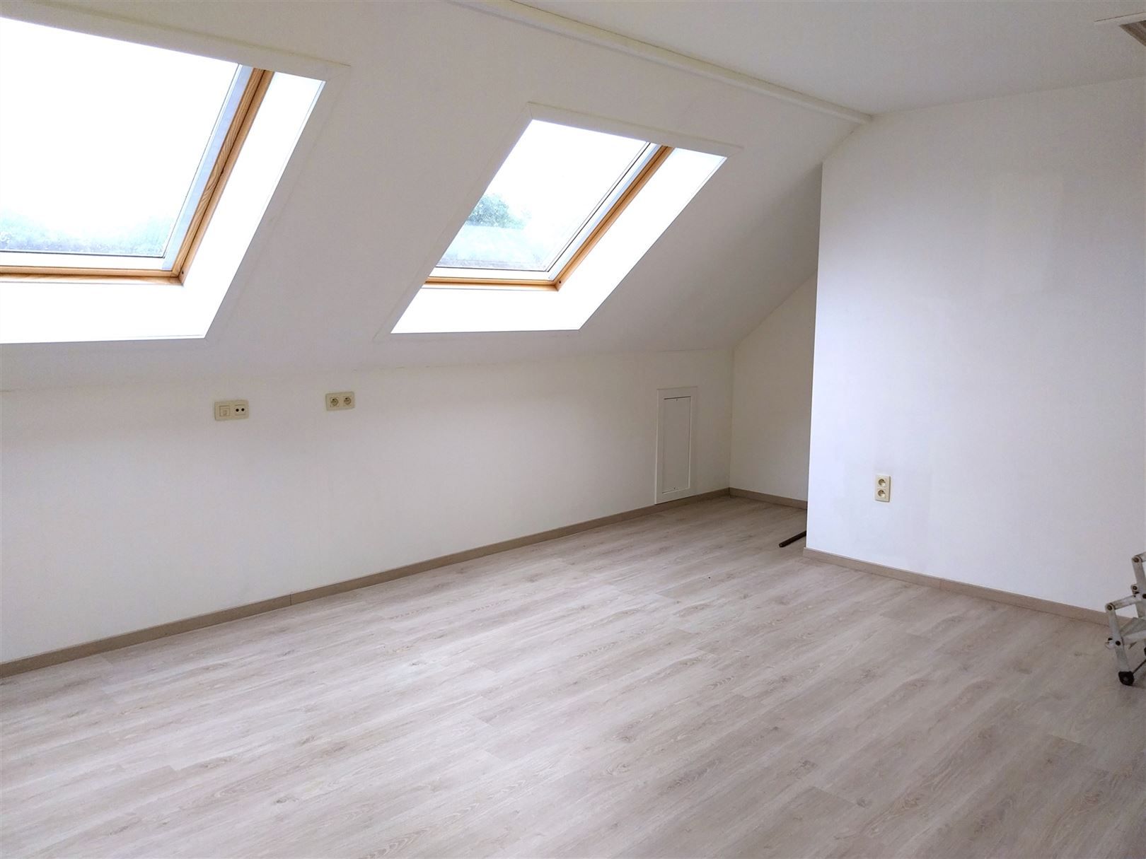 TE HUUR: Zeer ruim duplex appartement met 3 slaapkamers te Zolder! foto 11