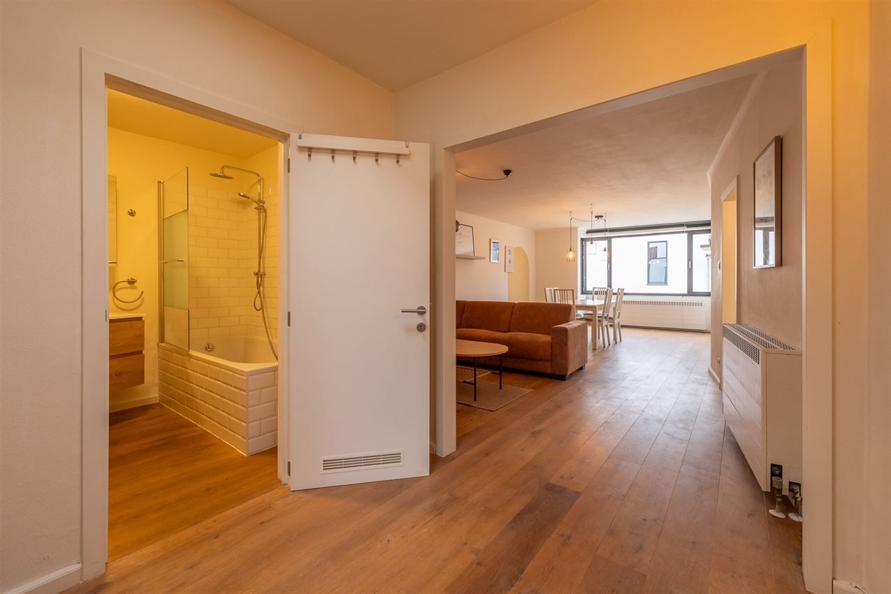 Gerenoveerd tweeslaapkamerappartement foto 30