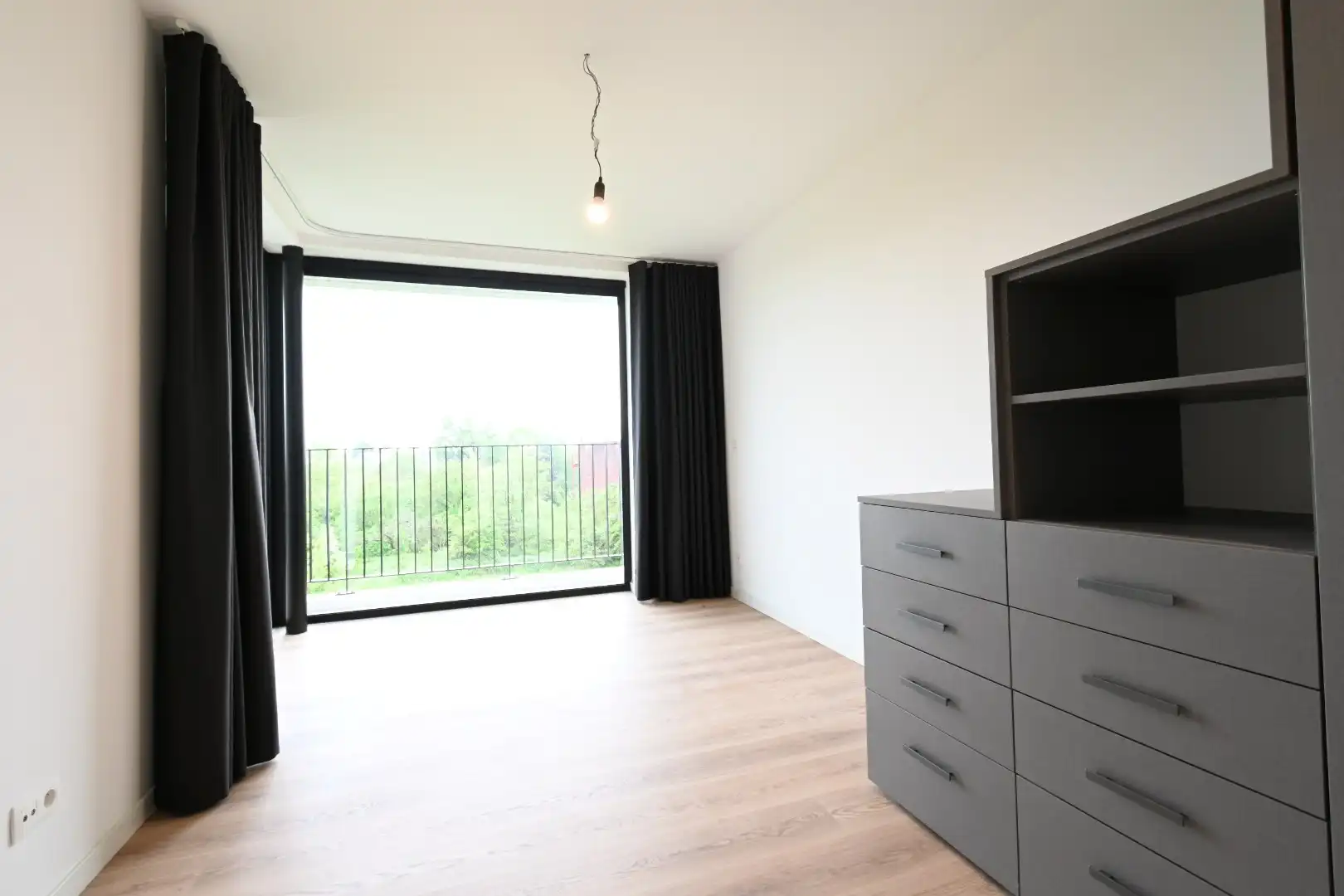 Knap recent appartement met 2 slaapkamers en mooi uitzicht + autostandplaats foto 9
