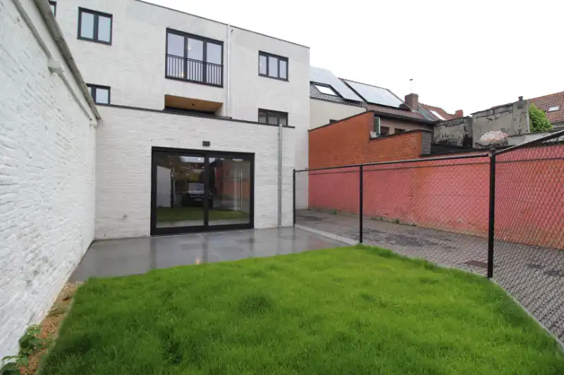 Gelijkvloers nieuwbouw appartement met zonnige tuin te Gent foto 7