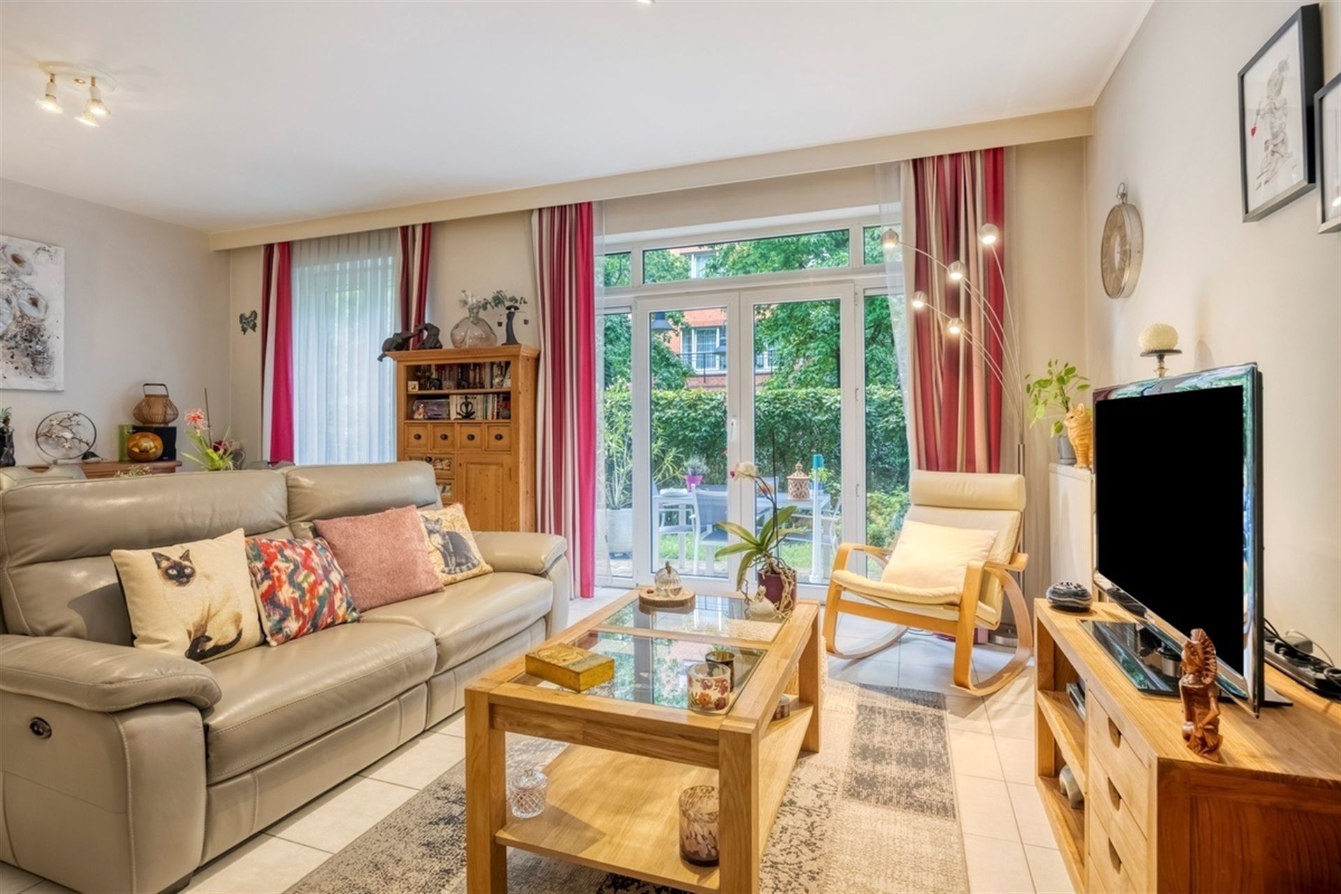 Prachtig gelijkvloersappartement te koop in de “Tuinen de Jette”.    foto 2