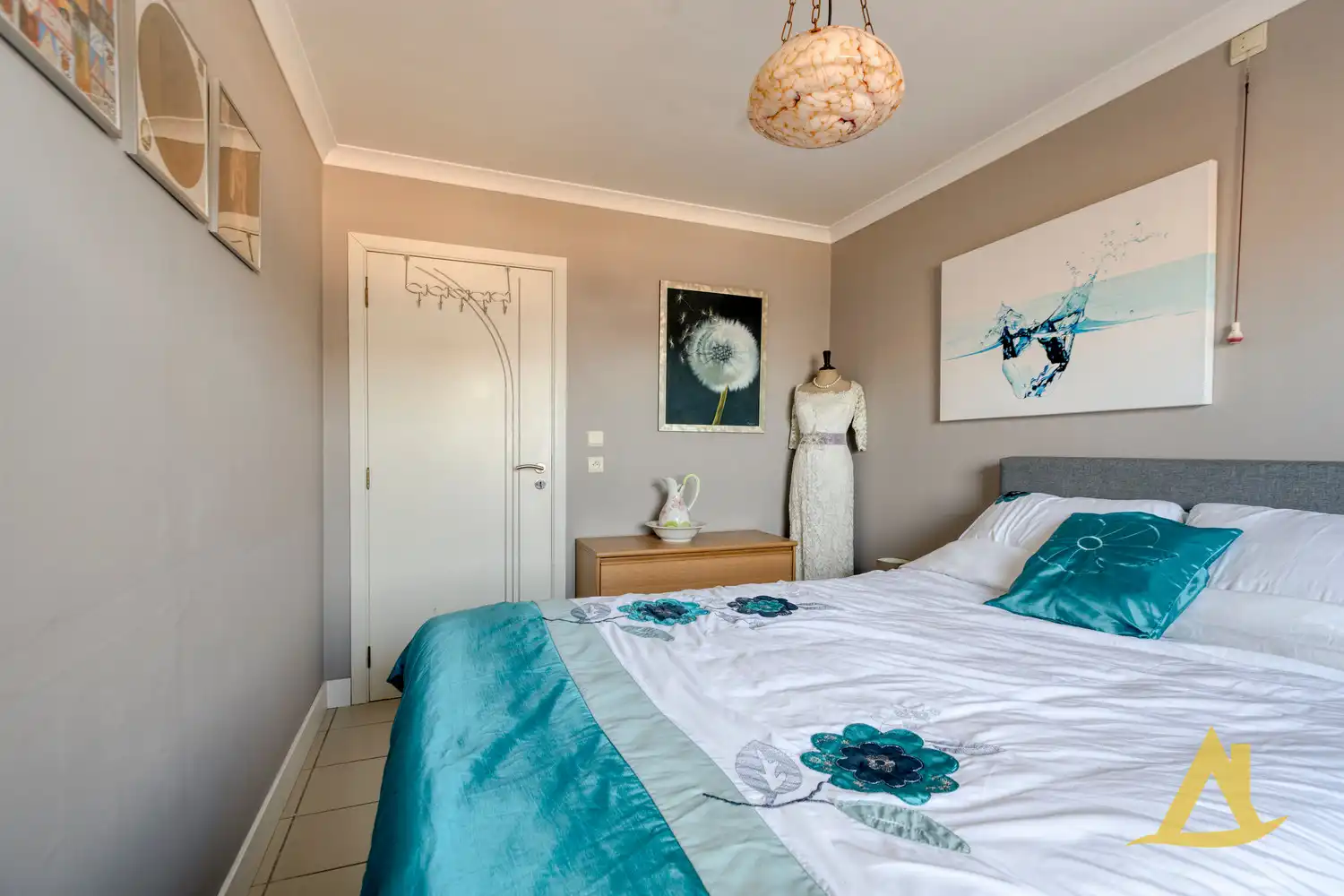 ZEER RUIM APPARTEMENT MET STUDIO EN 2 AUTOSTAANPLAATSEN TE DIEST! foto 20