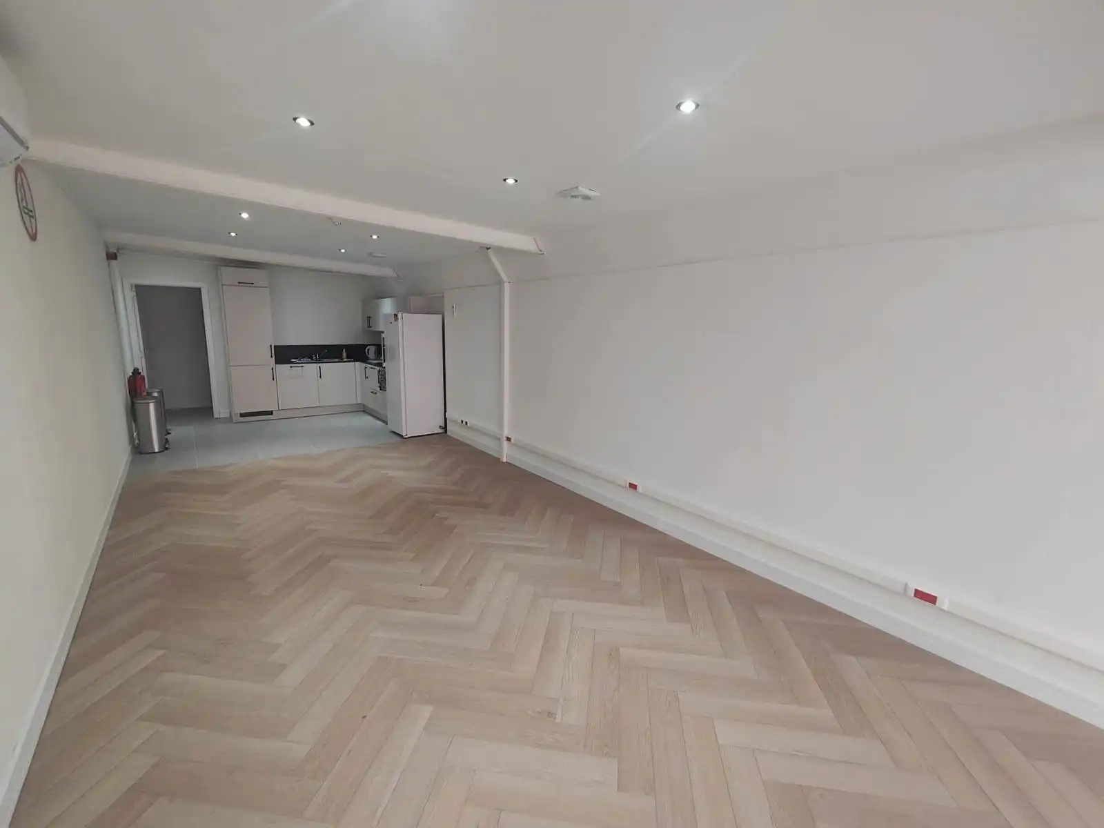 COMMERCIËLE RUIMTE / KANTOORRUIMTE IN HET CENTRUM VAN TEMSE foto 17