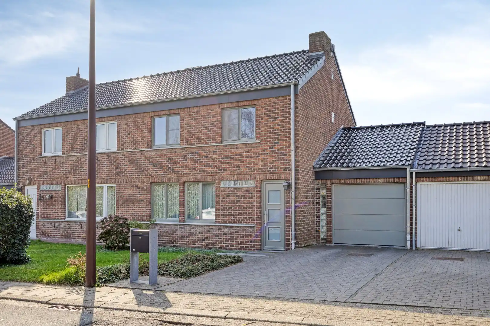 Gerenoveerde halfopen woning met 3 slaapkamers, garage en tuin – 1652 ALSEMBERG foto 2