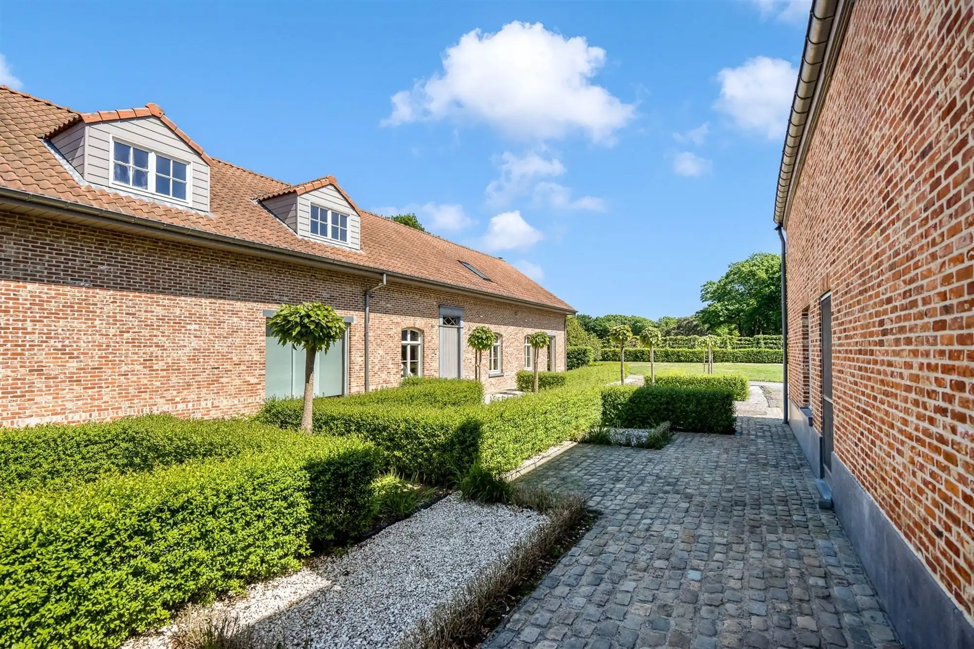 UNIEK EIGENDOM TE PAAL OP PERCEEL VAN MAAR LIEFST 1,2 HECTARE foto 8