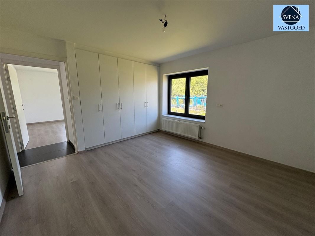 APPARTEMENT MET MAGAZIJN GELEGEN IN KMO ZONE foto 20