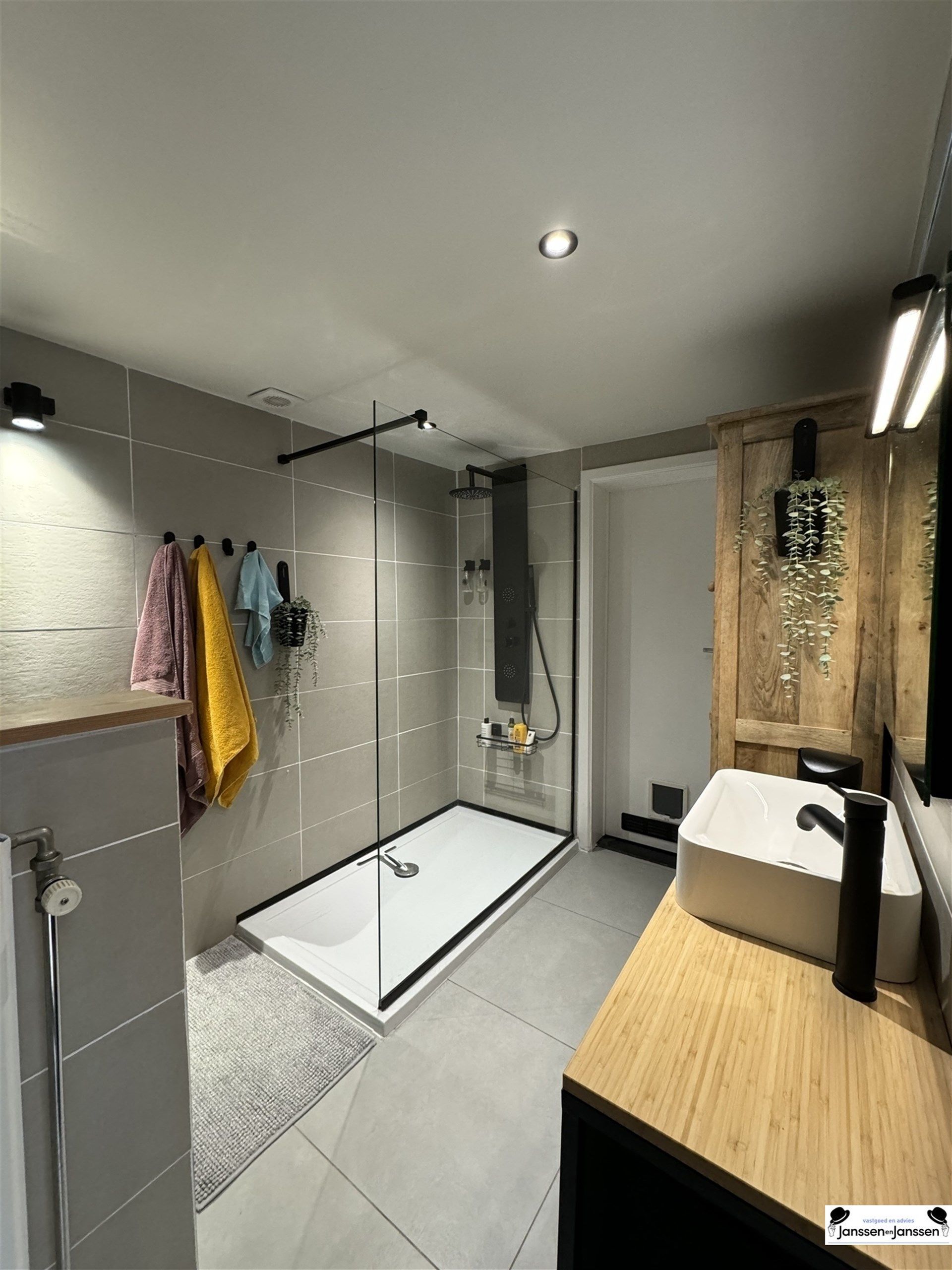 Gerenoveerde gezinswoning met 3 slaapkamers in Wilrijk  foto 9
