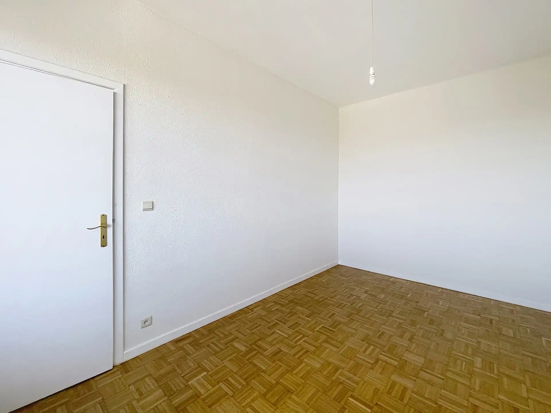 Gerenoveerd appartement met 1 slaapkamer in Brugmann! foto 7