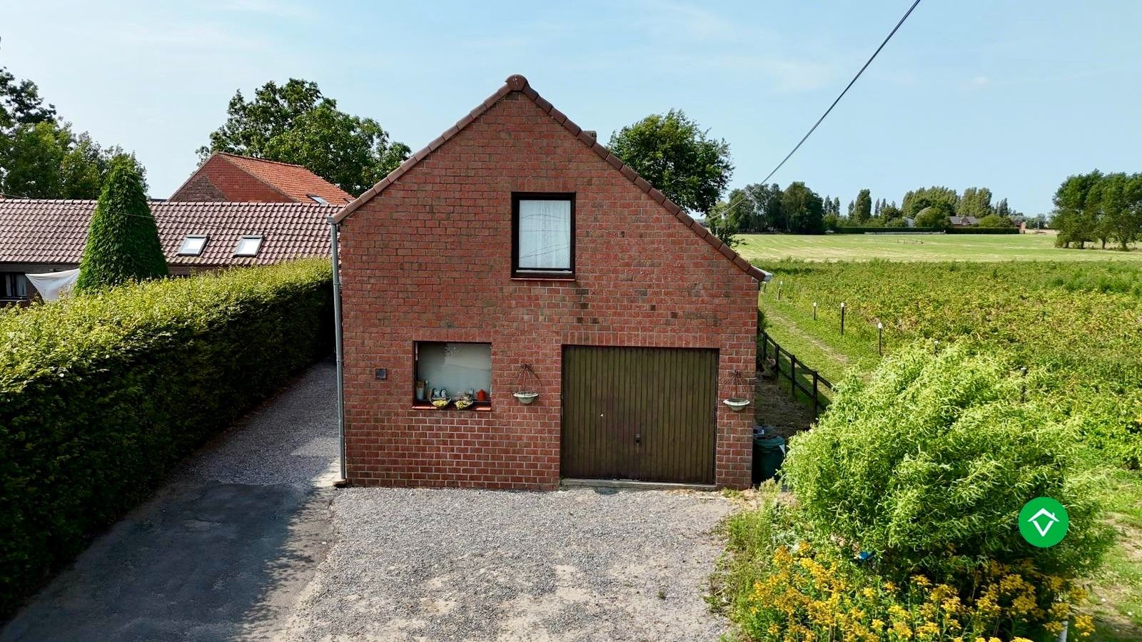 Te renoveren halfopen bebouwing op landelijke ligging in Koekelare foto 3