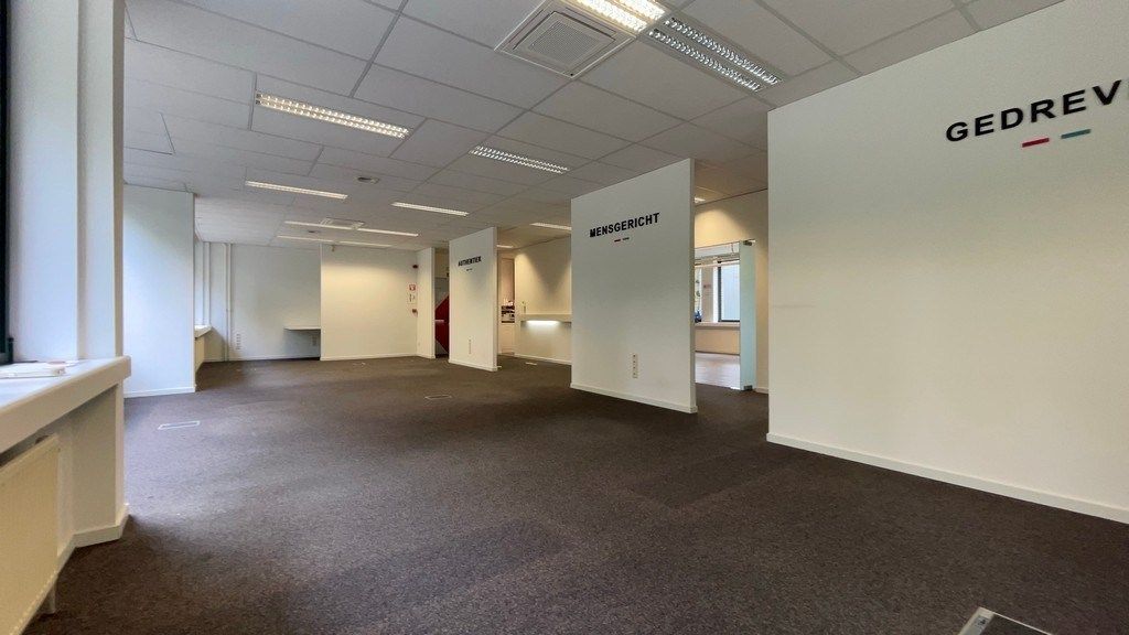 Ingedeeld gelijkvloers kantoor vlakbij N171 te Kontich foto 13
