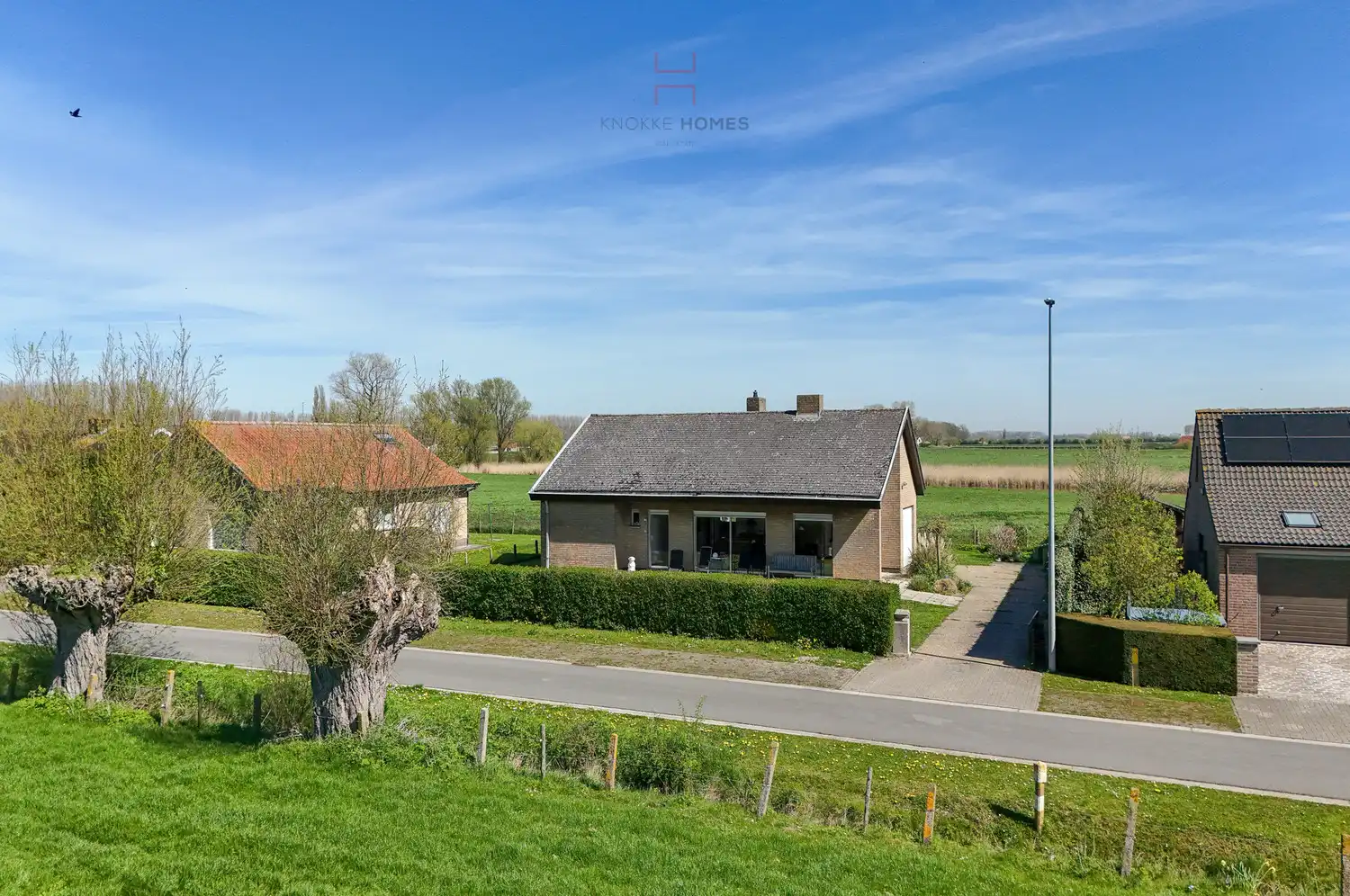 Hoofdfoto van de publicatie: Landelijk gelegen woning met open zichten in Lapscheure-Damme