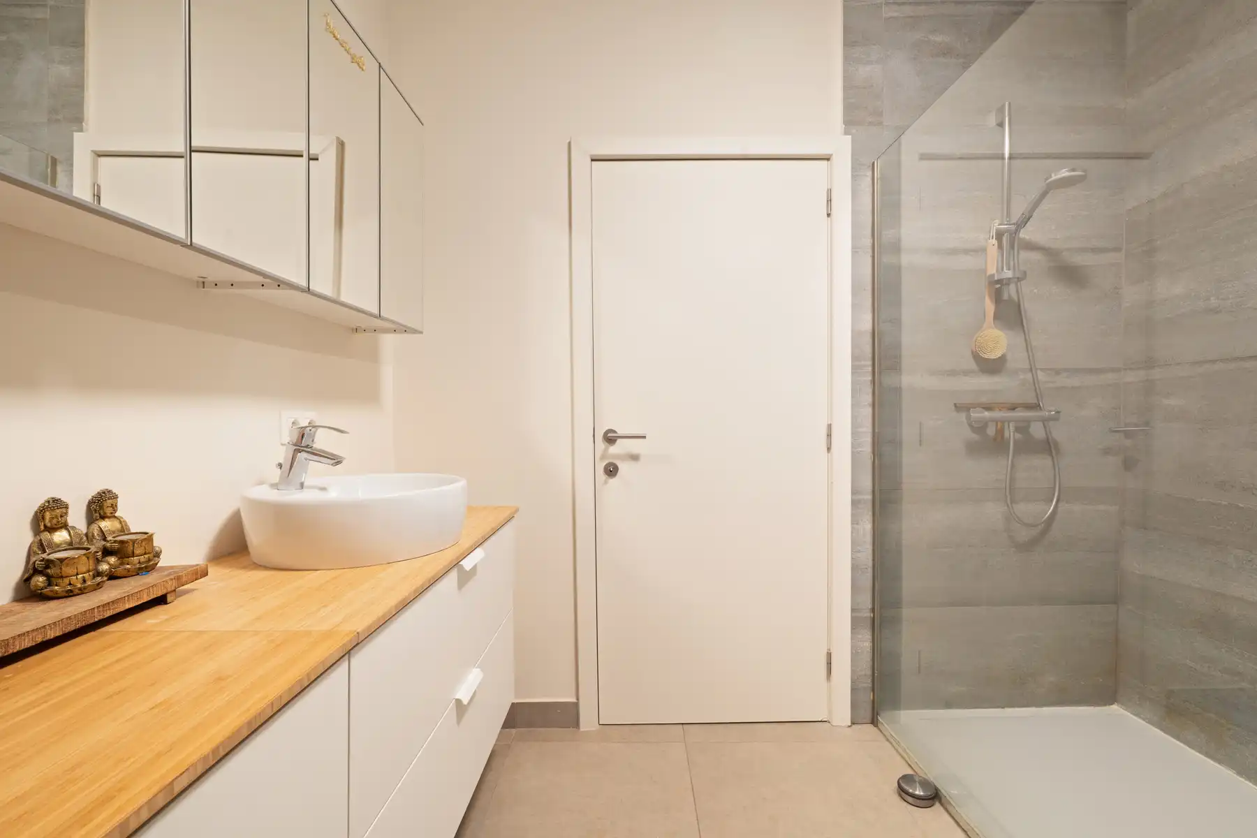 Lichtrijk 2-Slpk Appartement met Gezellige Zuid-Koer in Melle foto 13