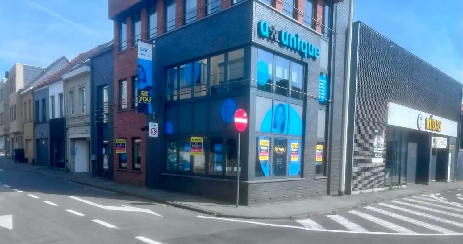 Uitzonderlijk hoekpand: modern commercieel gebouw op strategische zichtlocatie in Aalst foto 3
