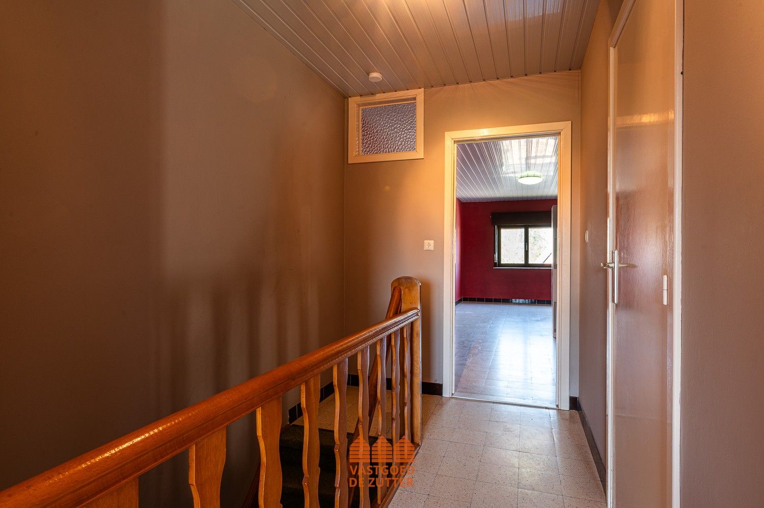 Te renoveren halfopen woning met prachtig vergezicht op unieke locatie foto 16