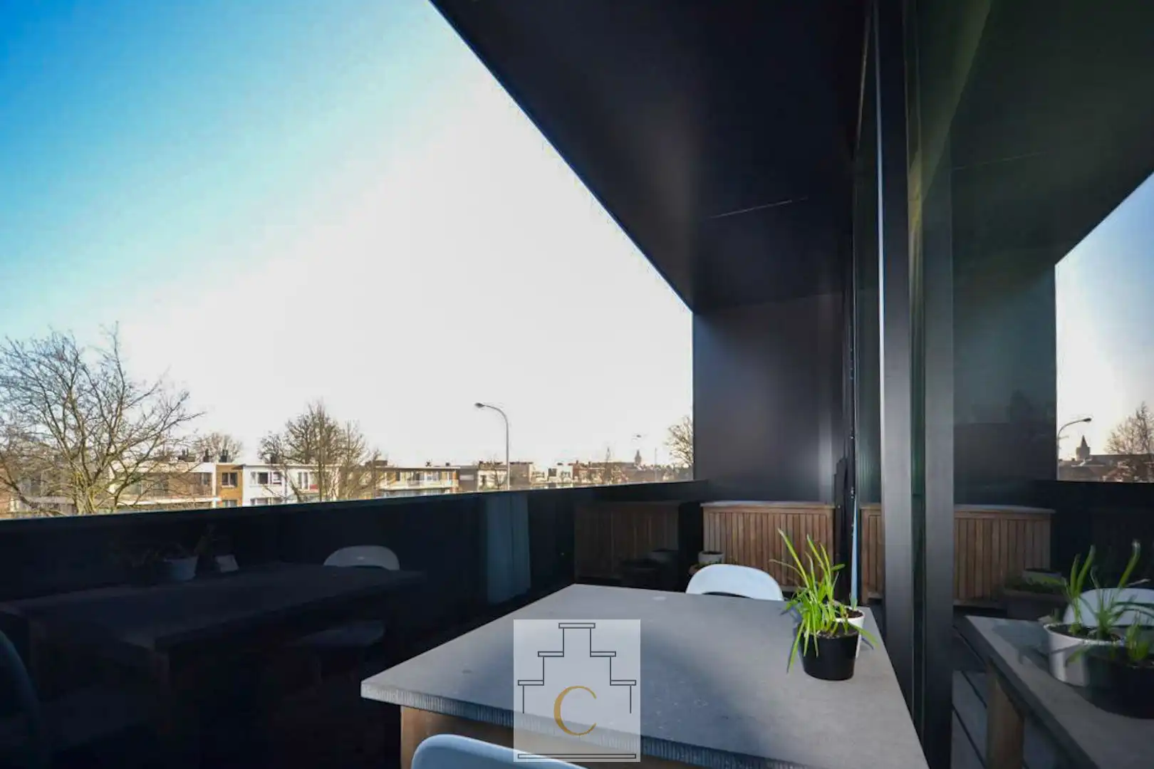 Lichtrijk appartement met terrassen en autostandplaats te St Michiels foto 2