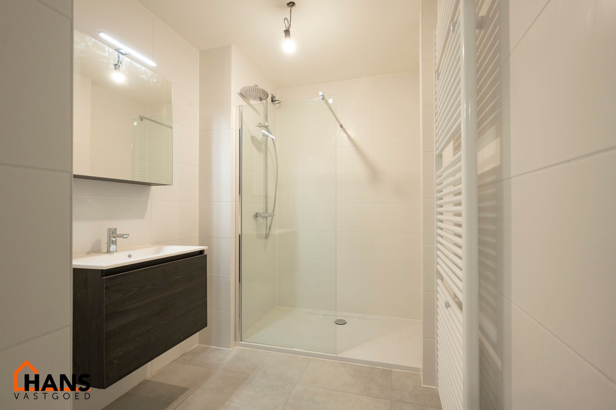 Gerenoveerd gelijkvloers appartement met tuin foto 7
