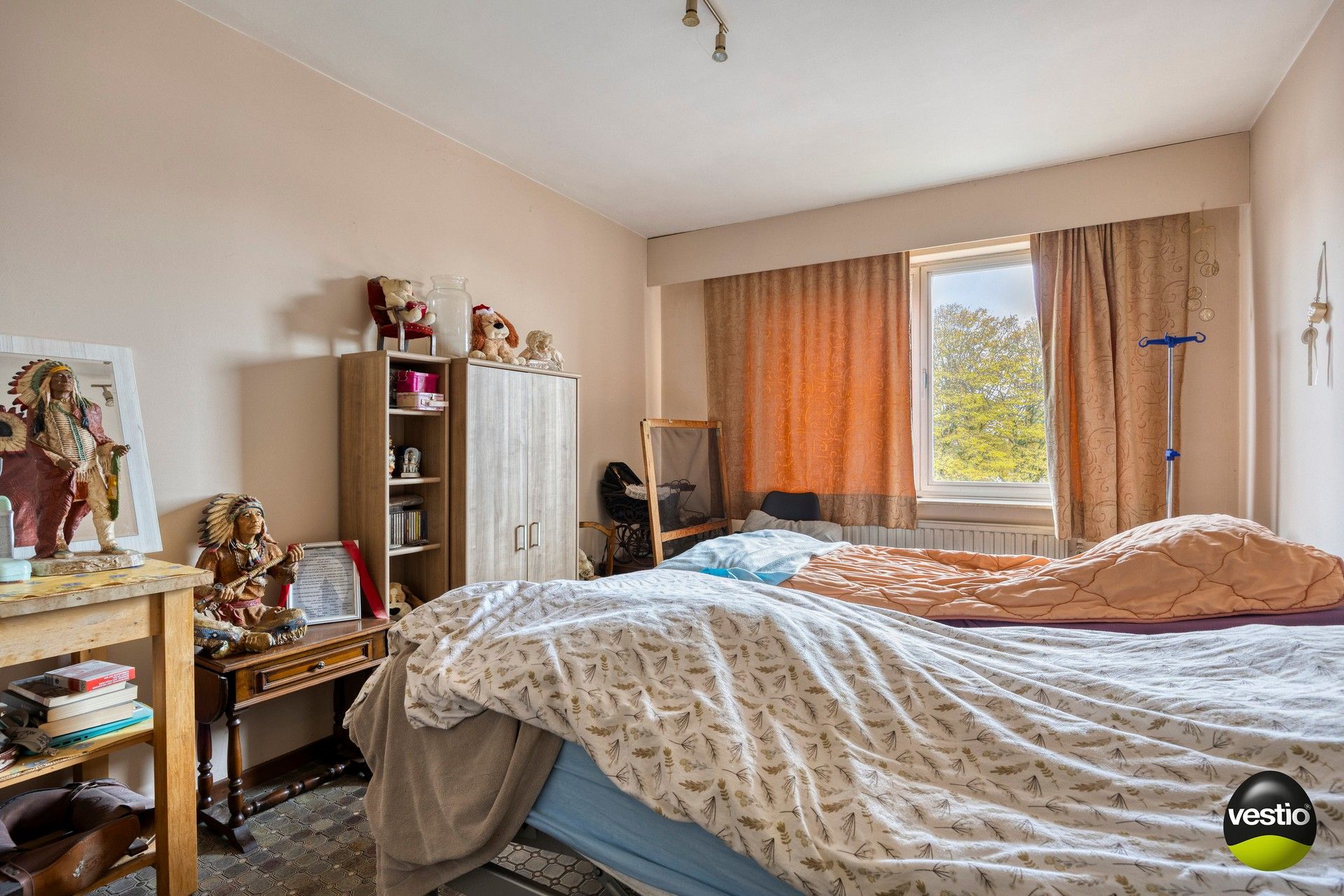 Te renoveren 2-slaapkamerappartement met terras, garagebox en kelder. foto 7