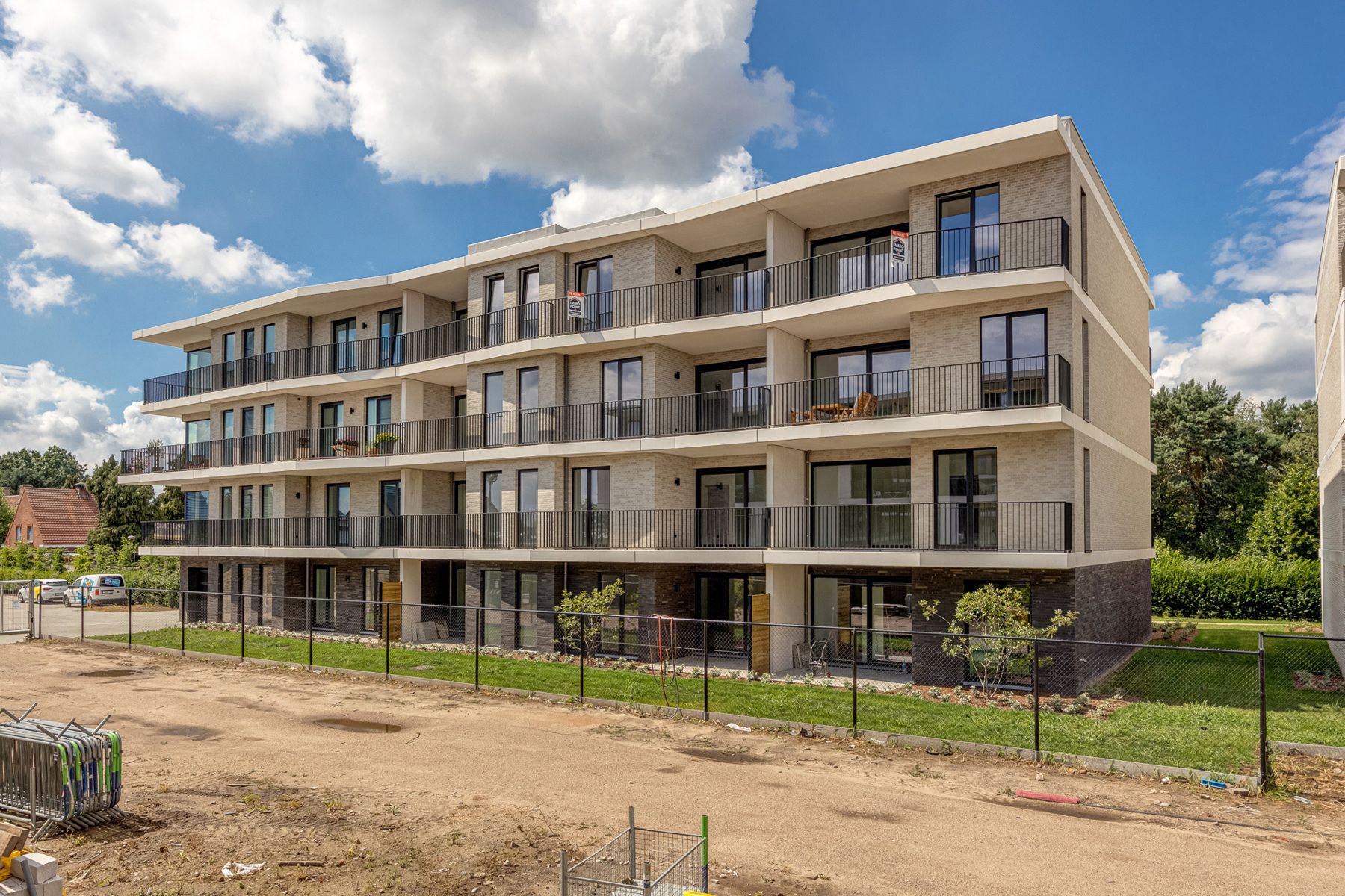 Prachtig nieuwbouwappartement op de 3de verdieping met ondergrondse autostaanplaats en berging. foto 1